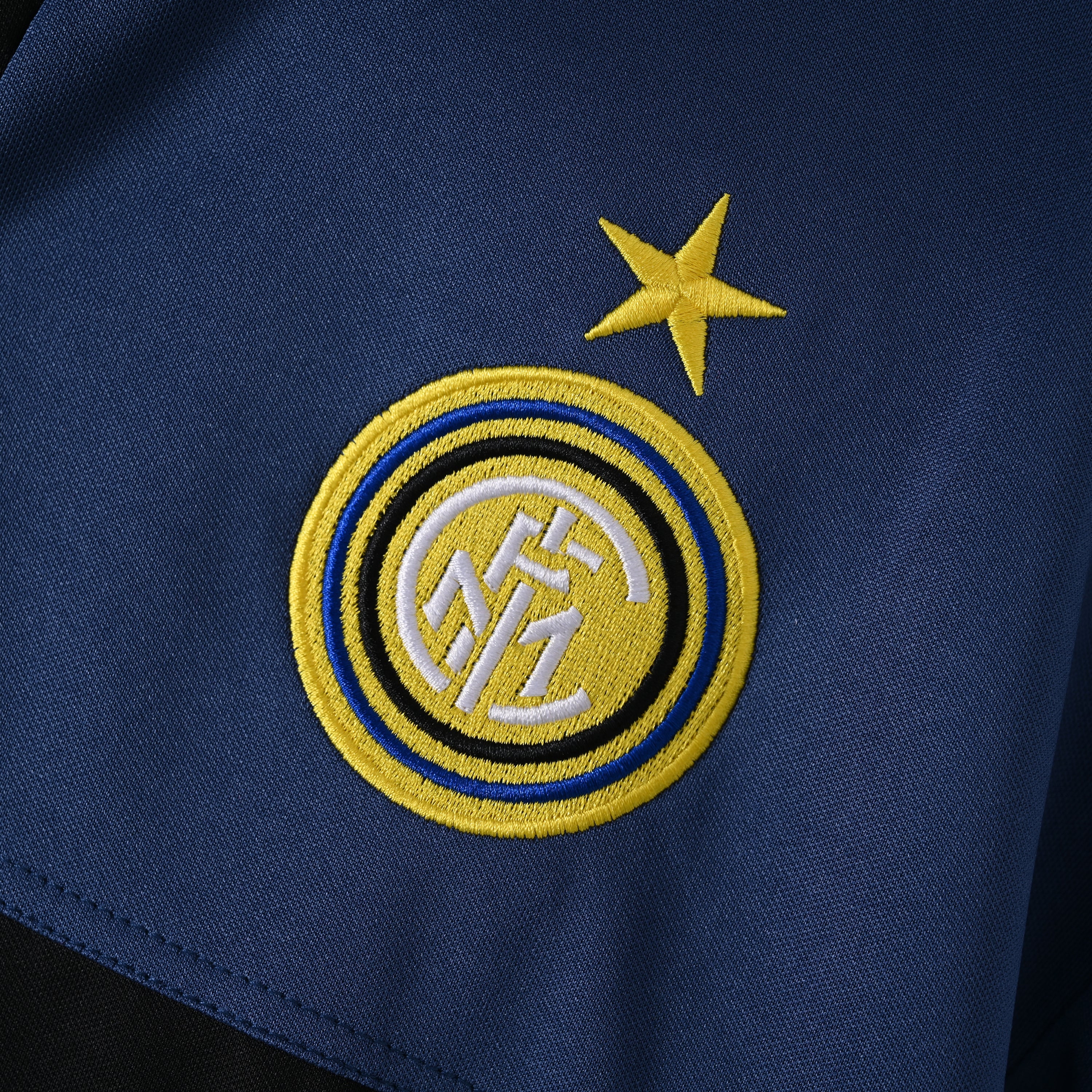 Retro Inter Milan 1998/99 Jersey