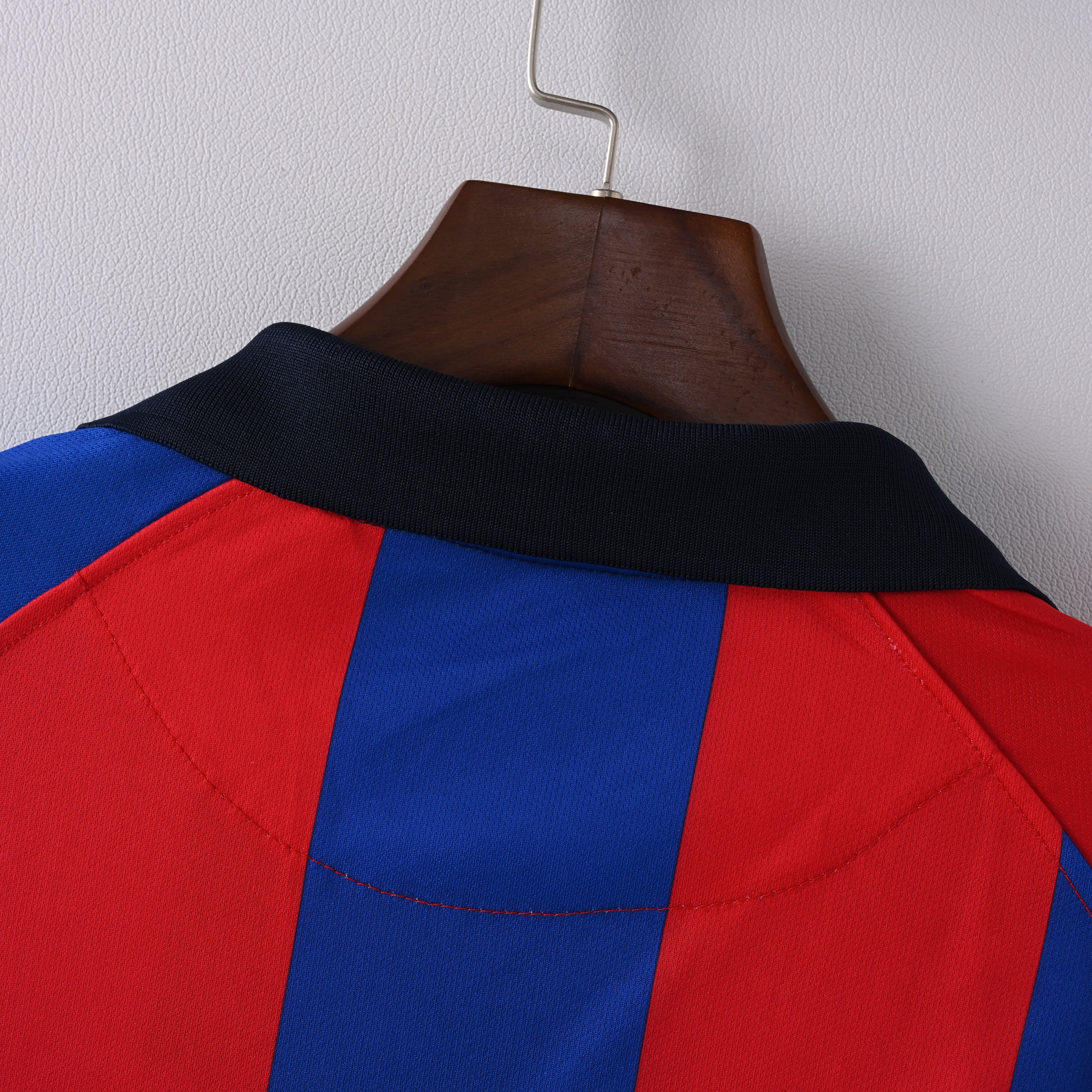 Retro Barcelona 2001/02 Jersey