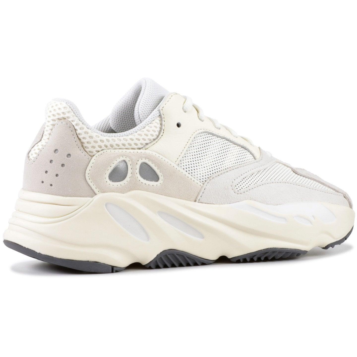 Yeezy 700 Analog