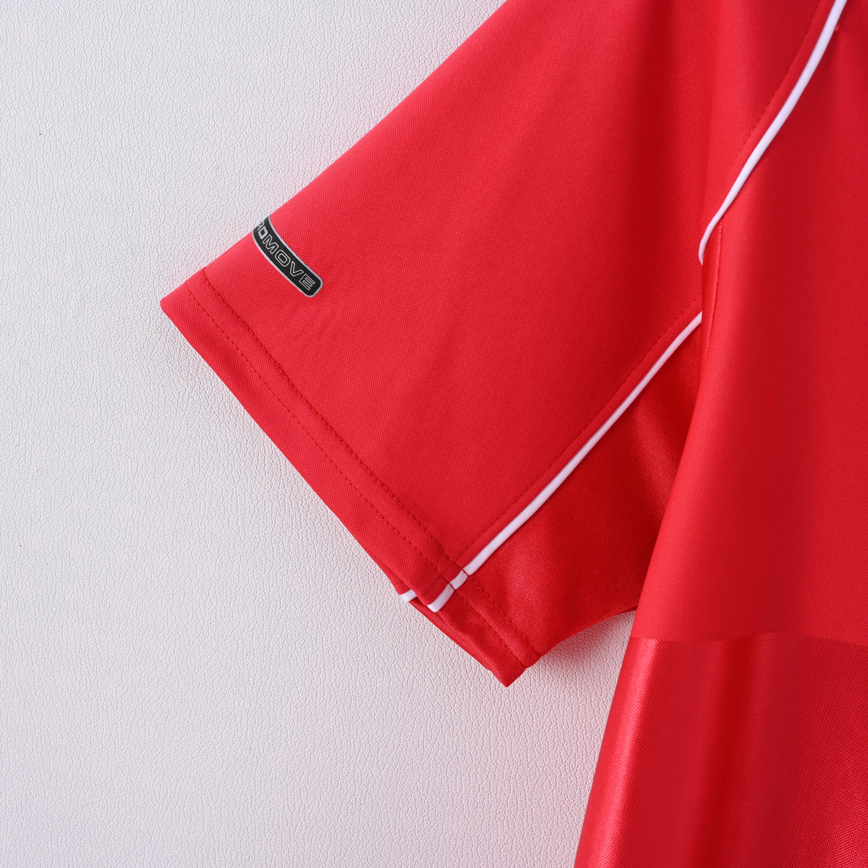 Retro Liverpool FC 2000/01 Jersey