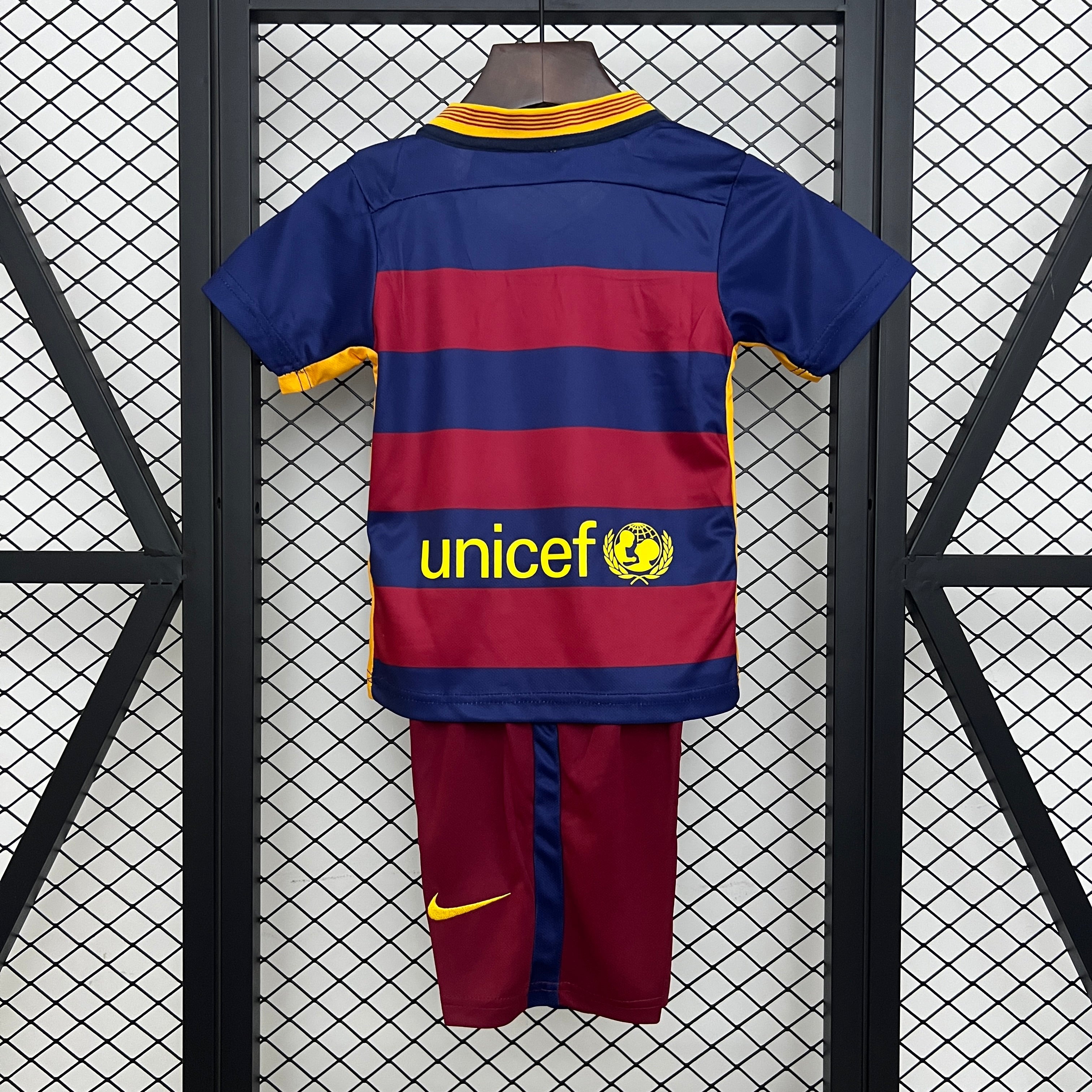 Retro Kids Kit F.C. Barcelona 2015/16 Home