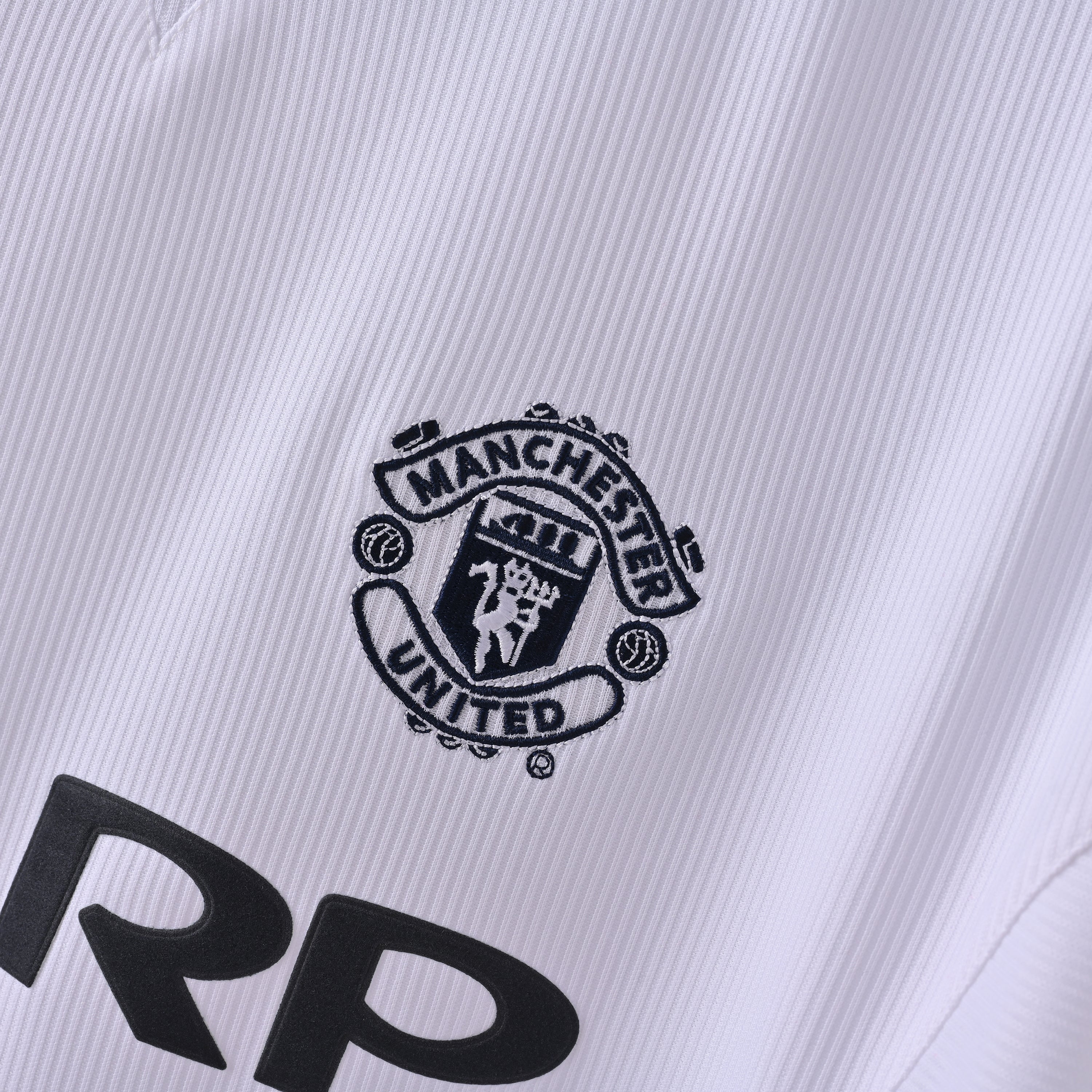 Retro Manchester United 1999/00 Jersey