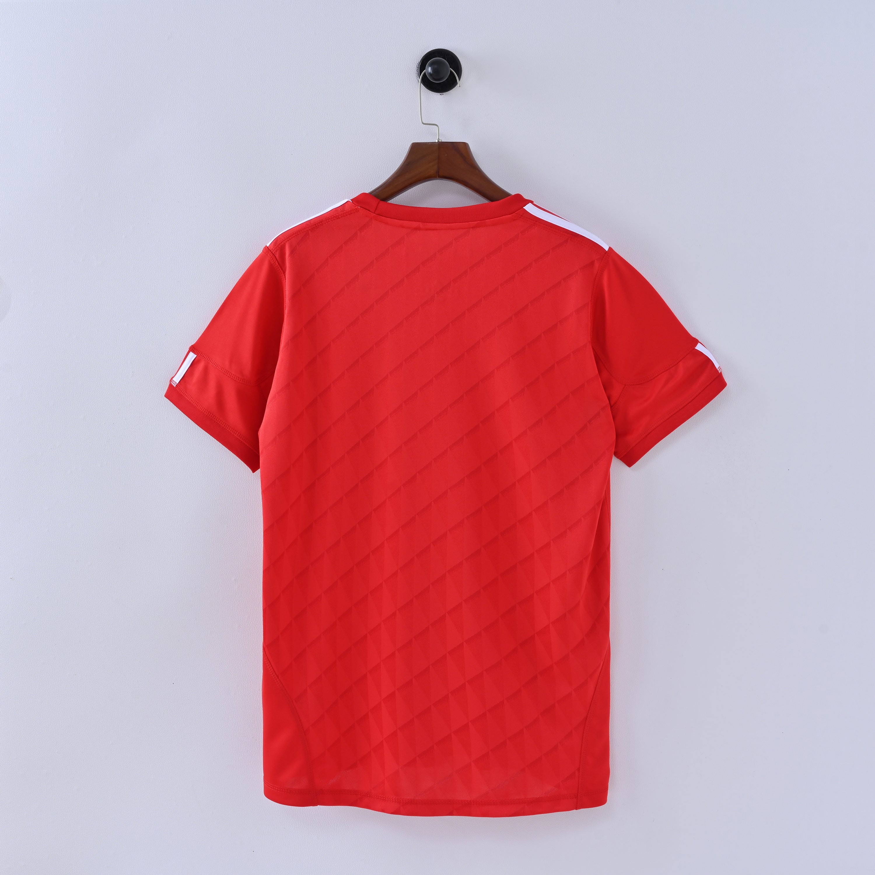 Retro Liverpool FC 2006/07 Jersey