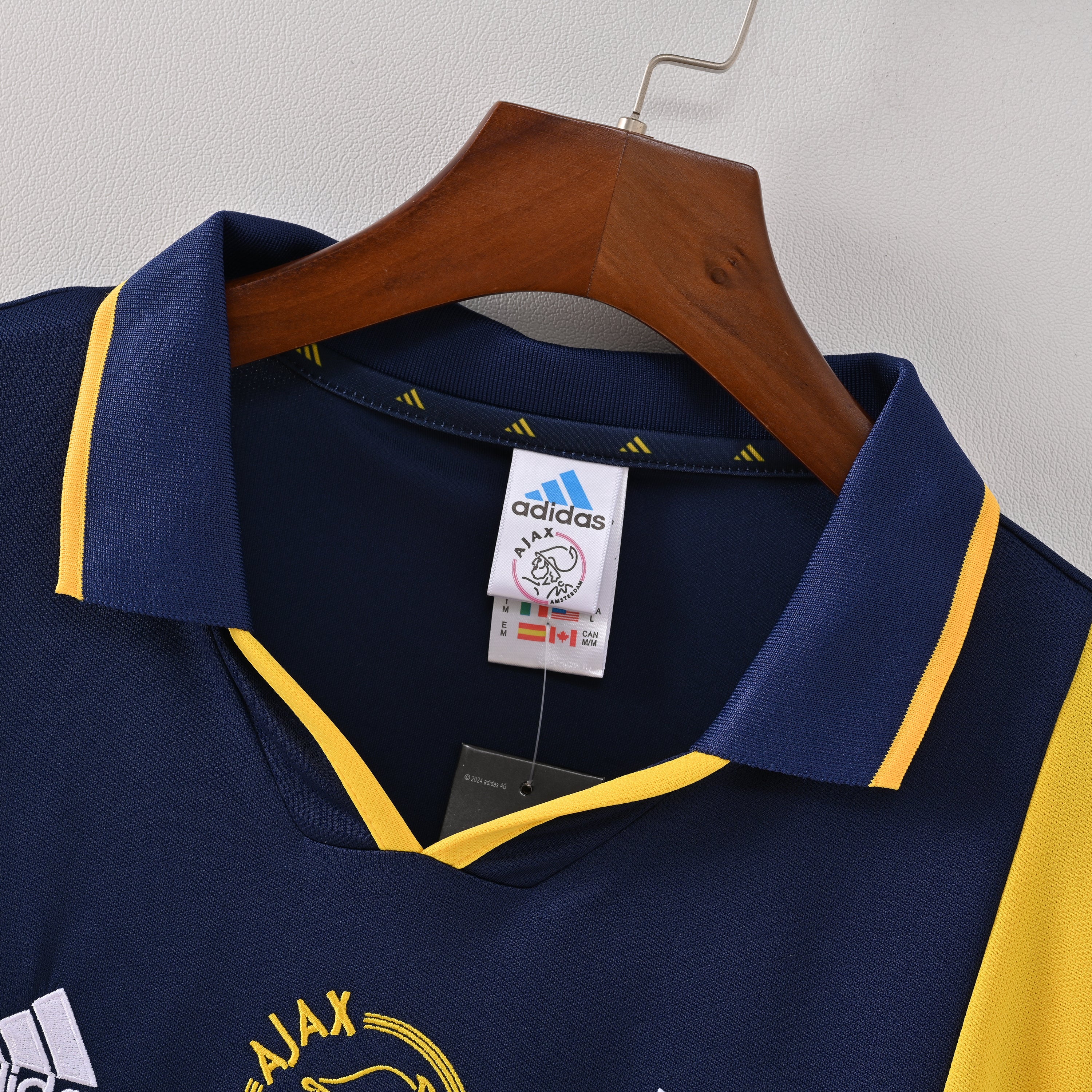 Retro Ajax 2000/01 Jersey