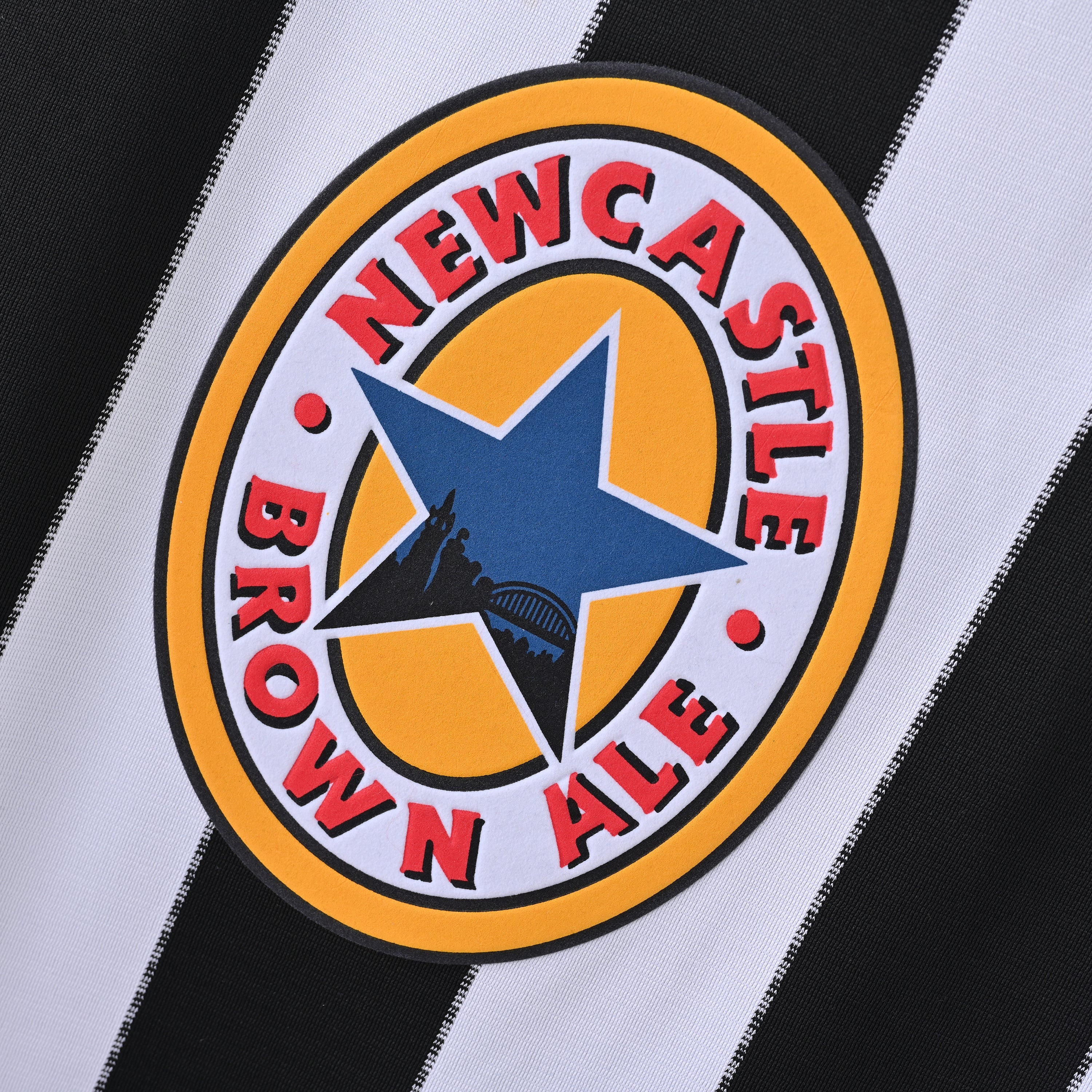 Retro Newcastle United 1999/00 Jersey
