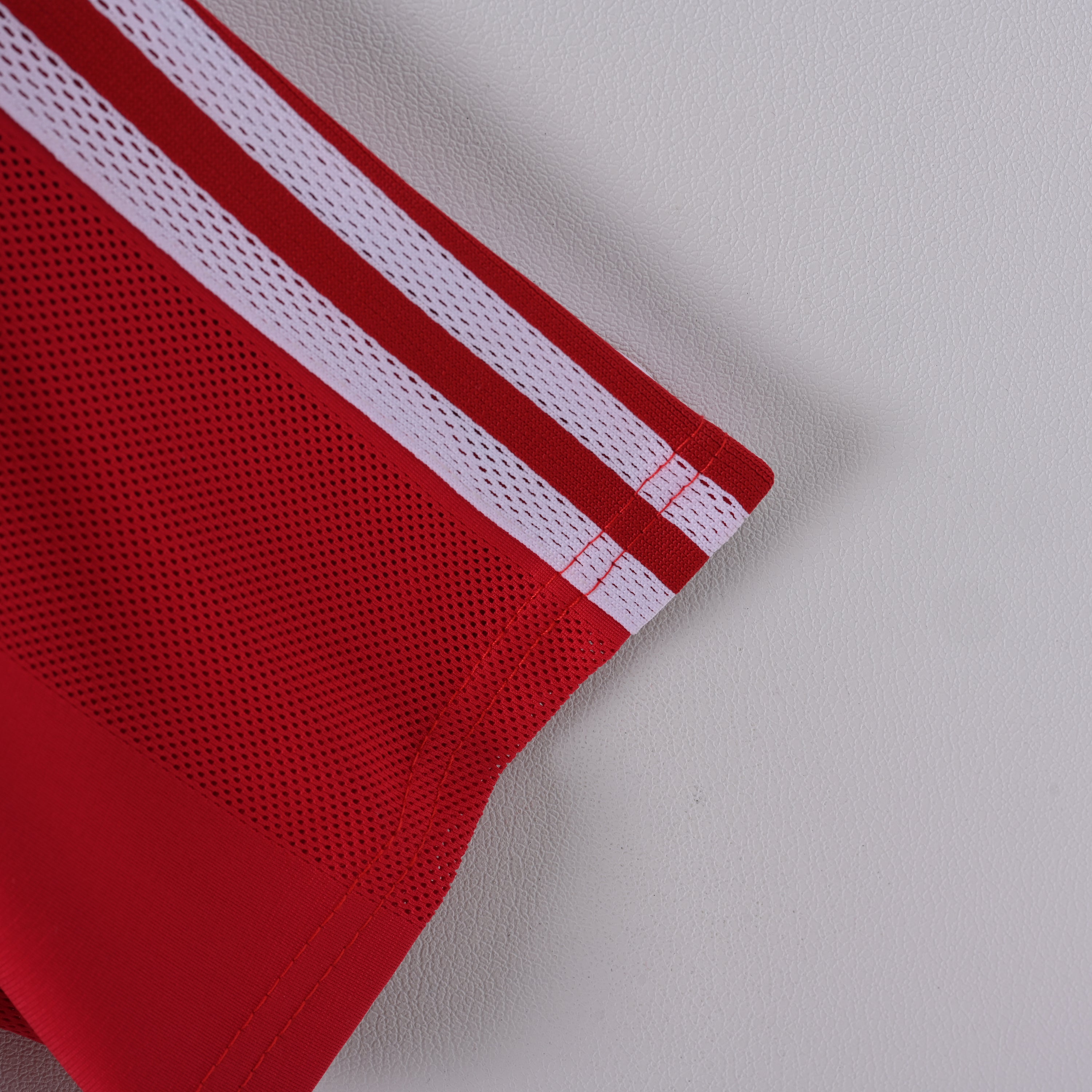 Retro Liverpool FC 1995/96 Jersey