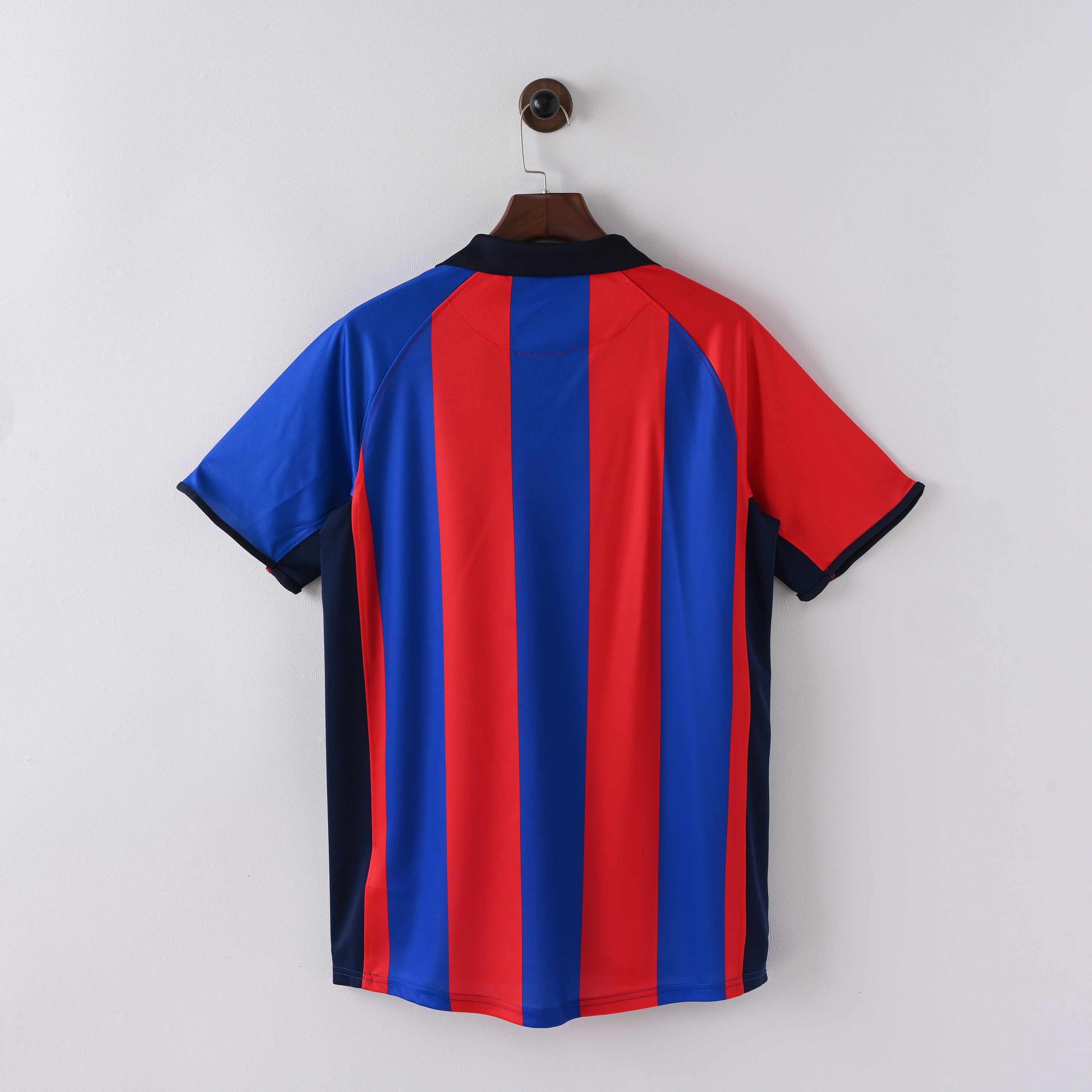 Retro Barcelona 2001/02 Jersey