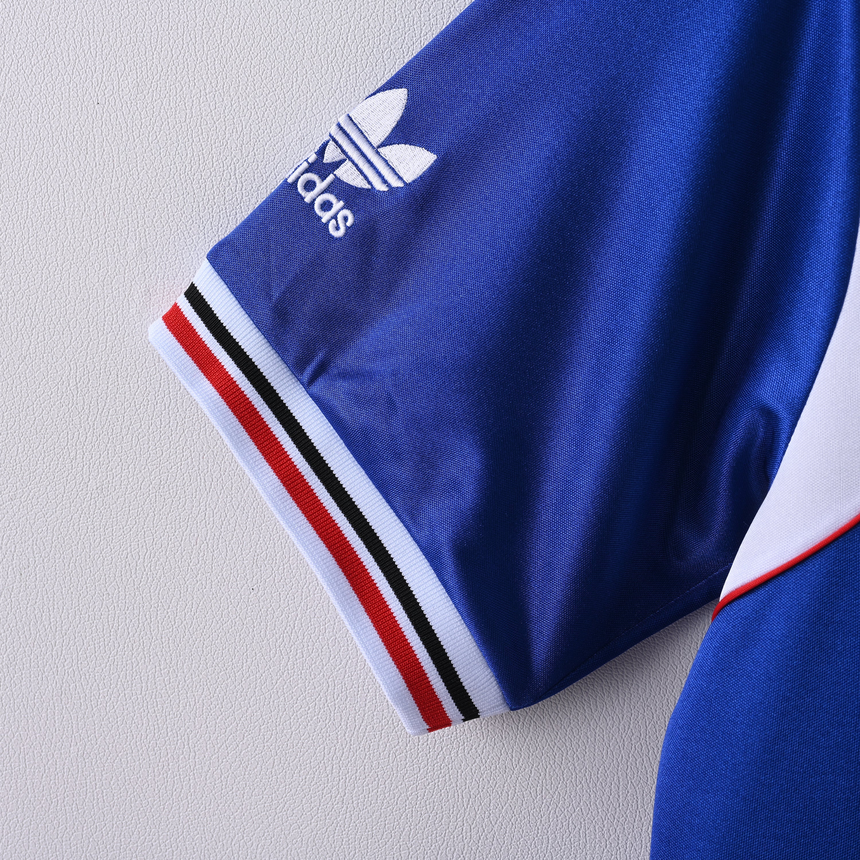Retro Manchester United 1984 Jersey