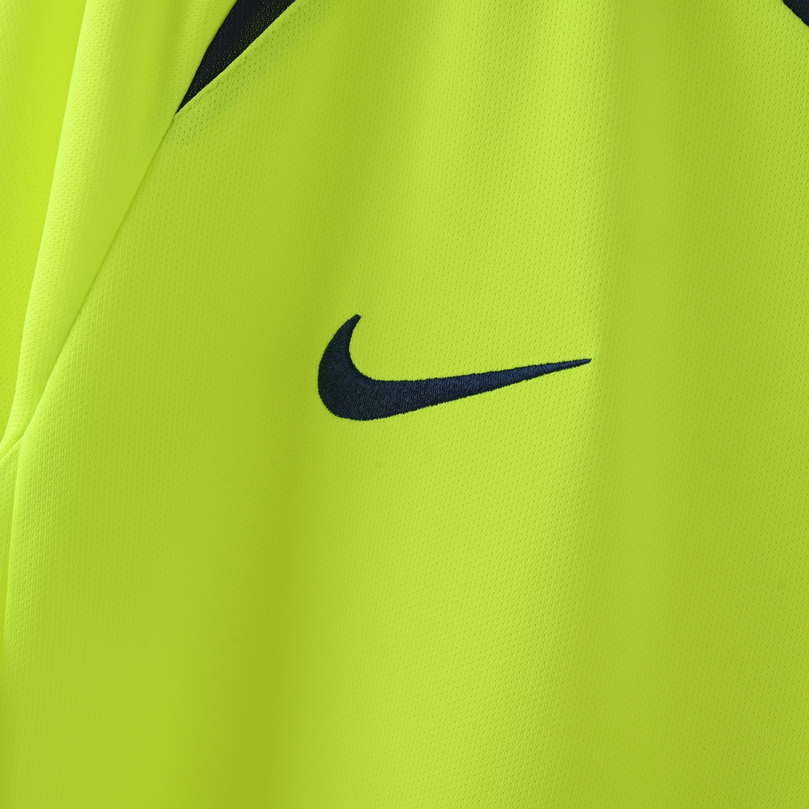 Retro Barcelona 2005/06 Jersey