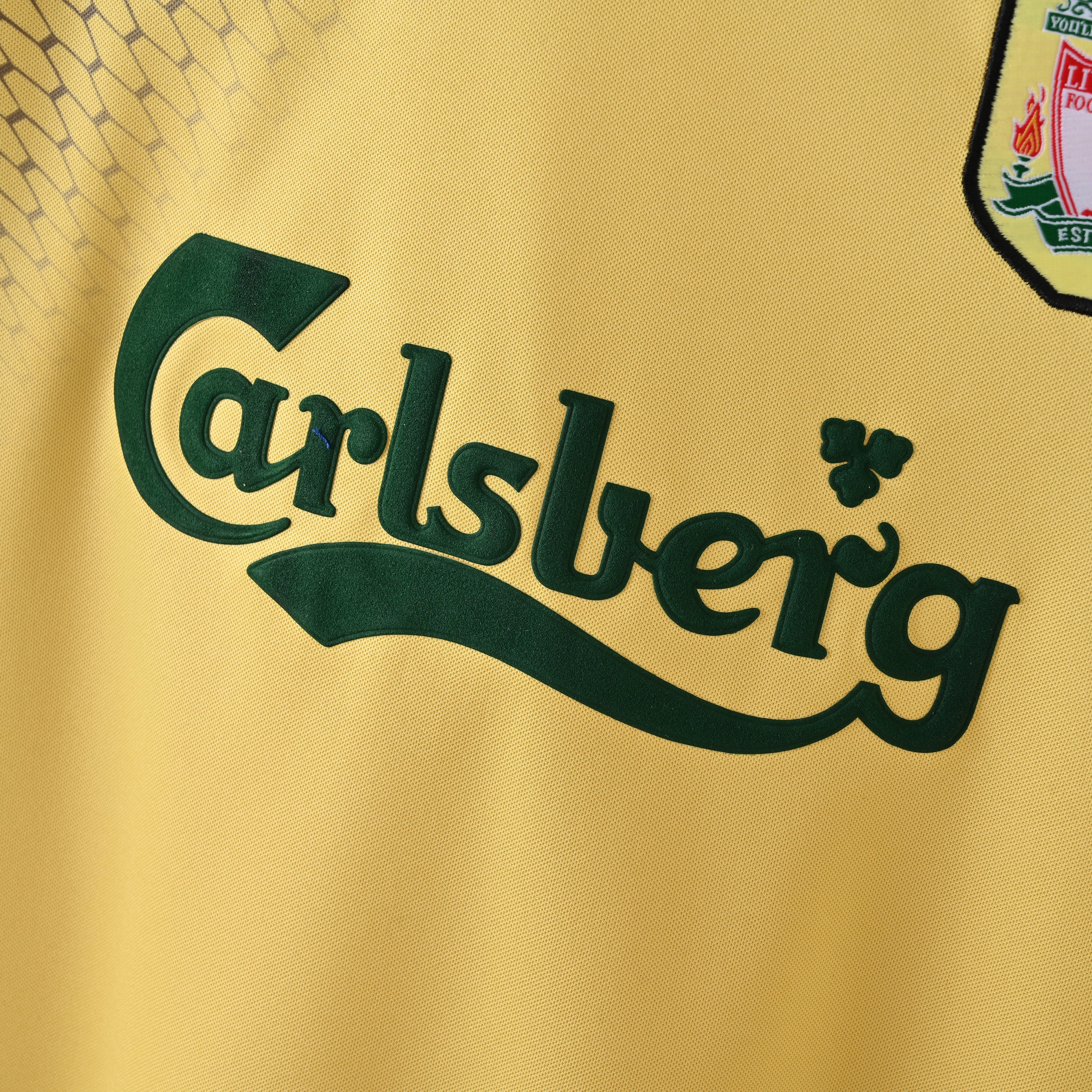 Retro Liverpool FC 2004/05 Jersey