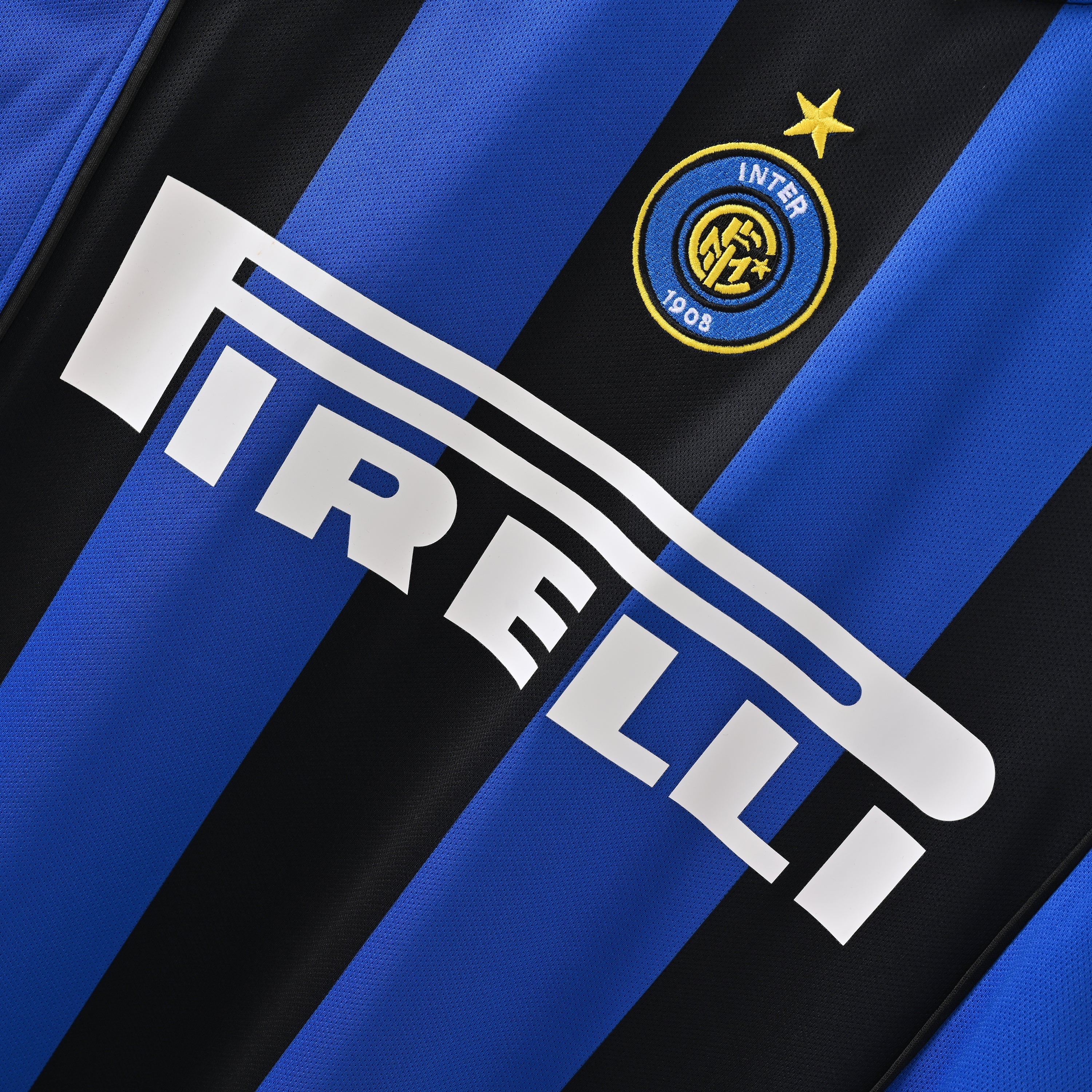 Retro Inter Milan 2004/05 Jersey