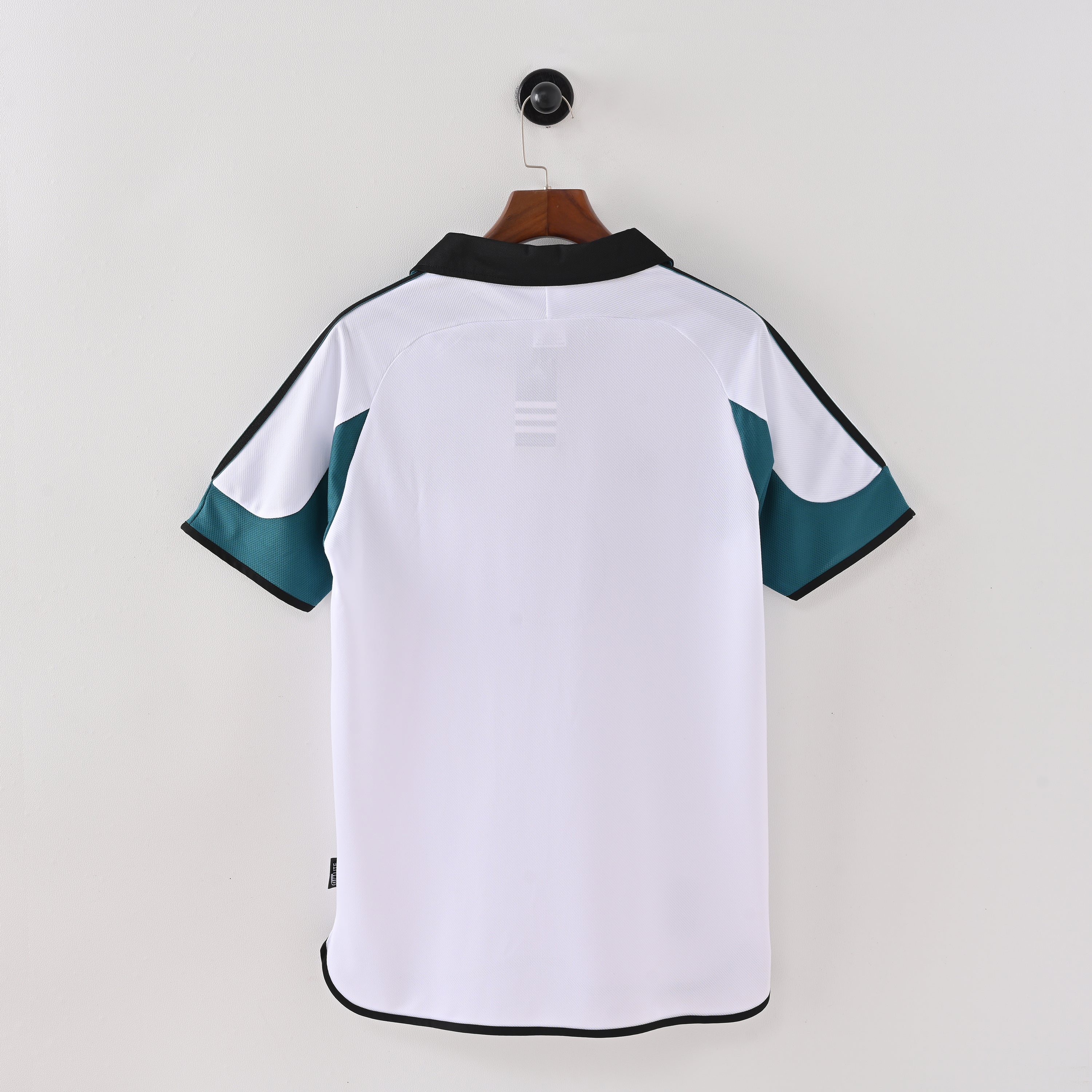 Retro Newcastle United 1999/00 Jersey
