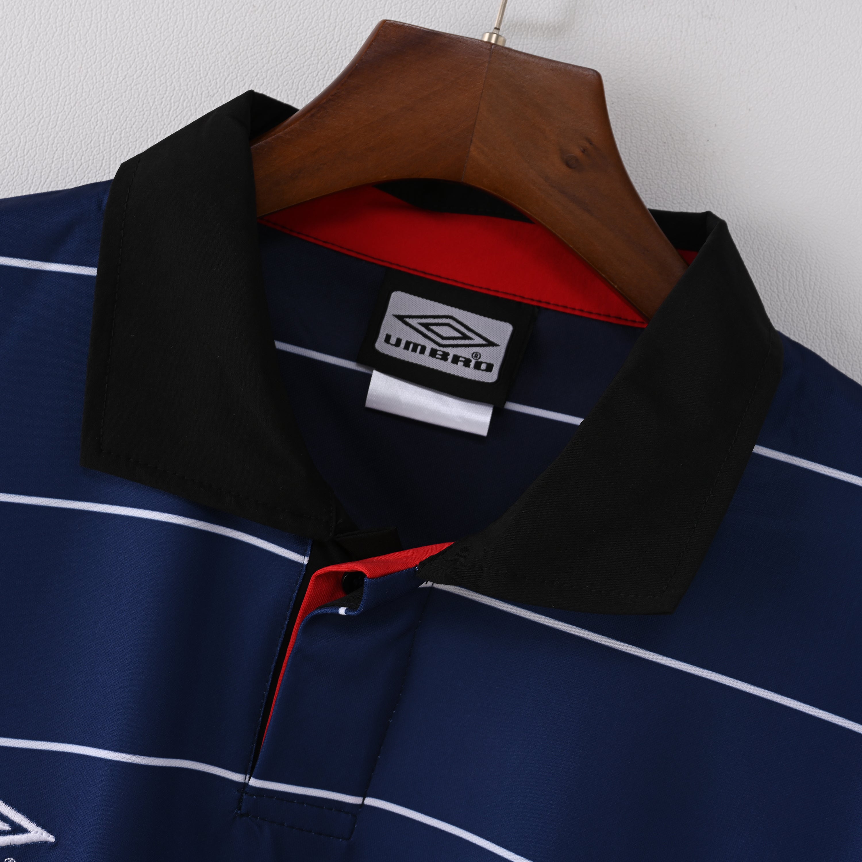 Retro Manchester United 1999/00 Jersey