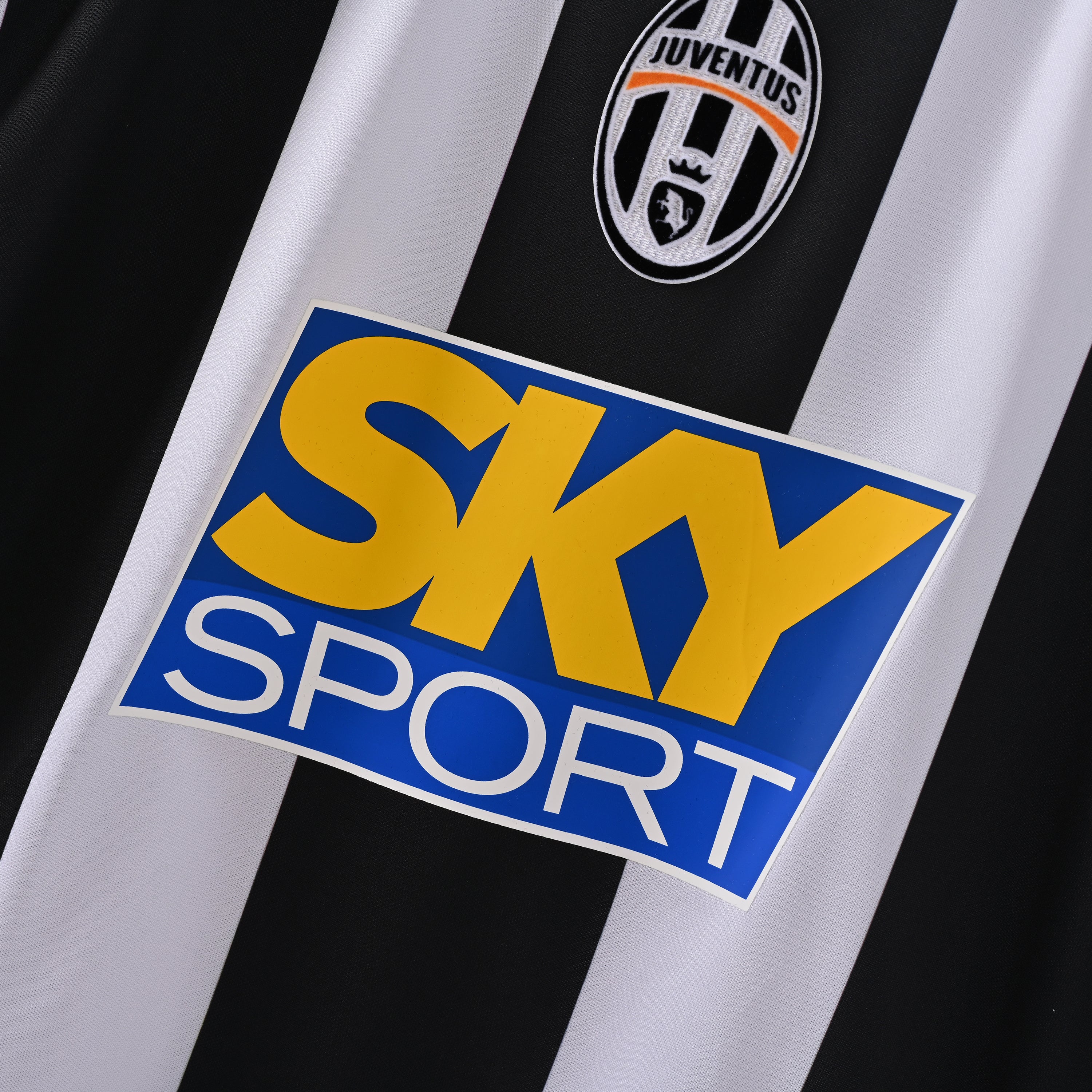 Retro Juventus 2004/05 Jersey