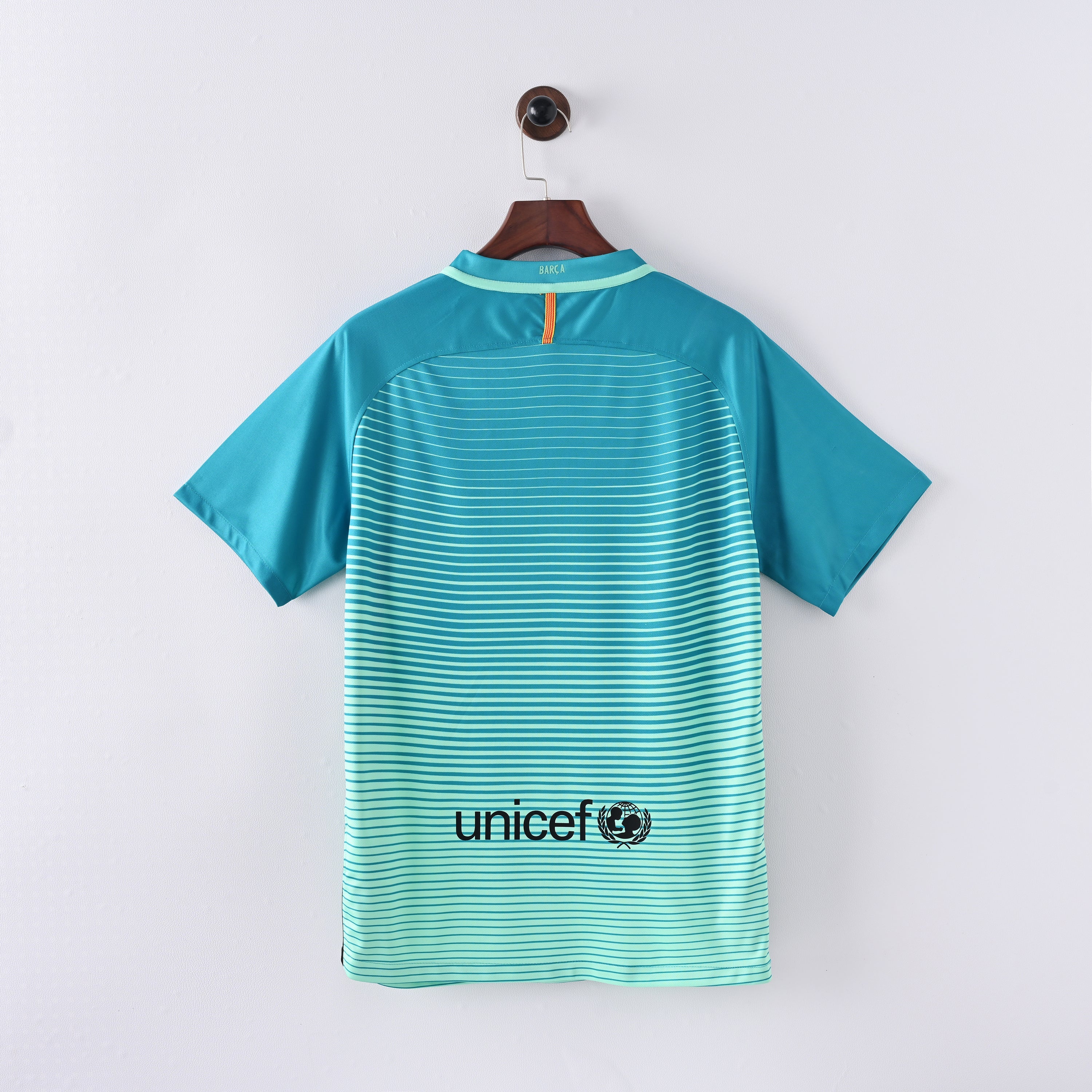 Retro Barcelona 2016/17 Jersey