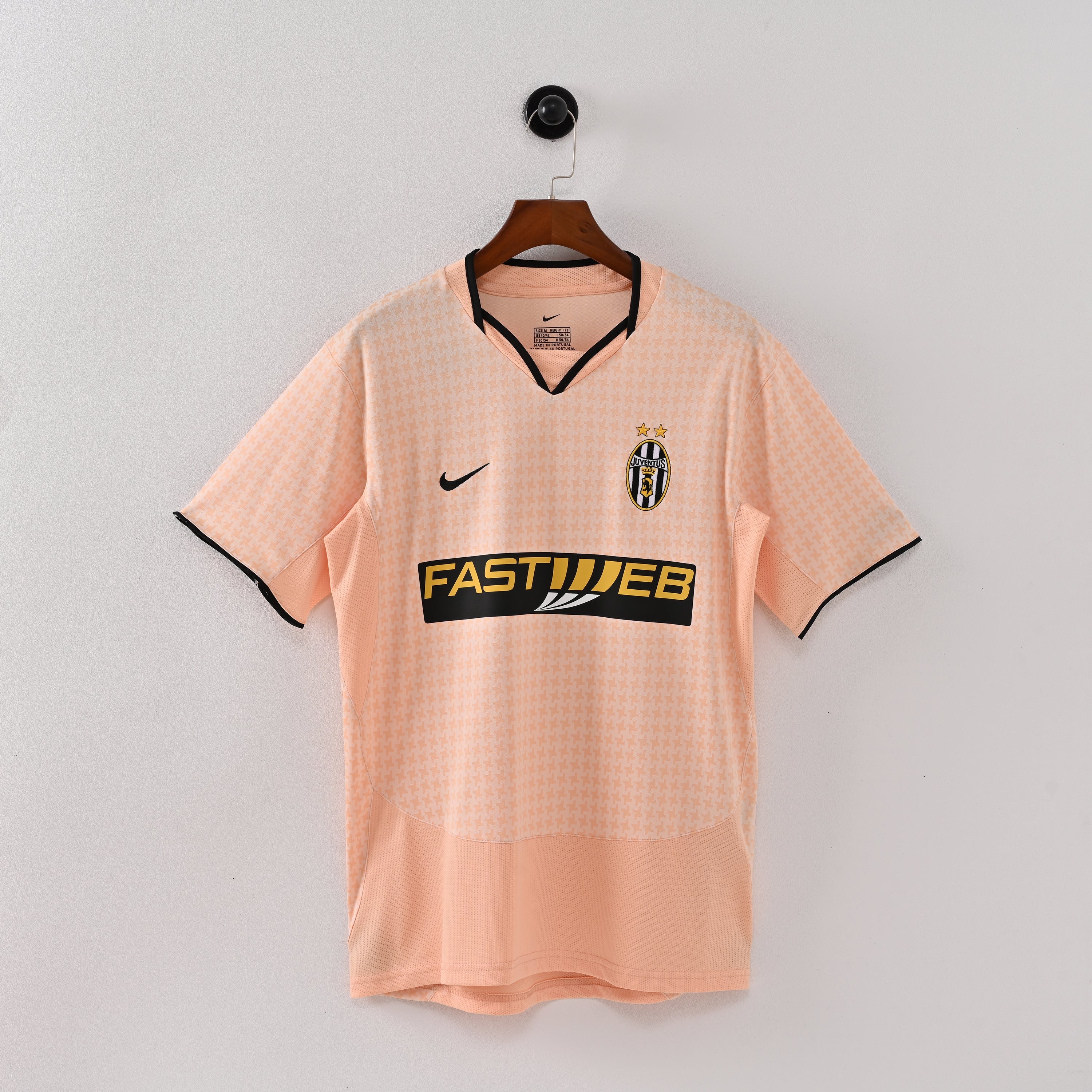 Retro Juventus 2003/04 Jersey