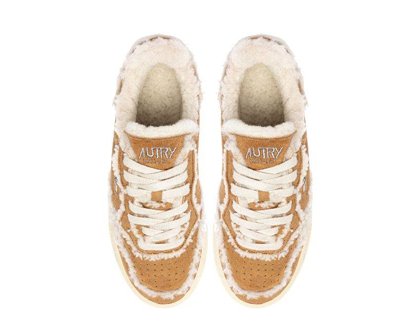 Autry Medalist Low W "Shearling Cognac"