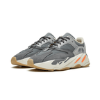 Yeezy 700 Magnet