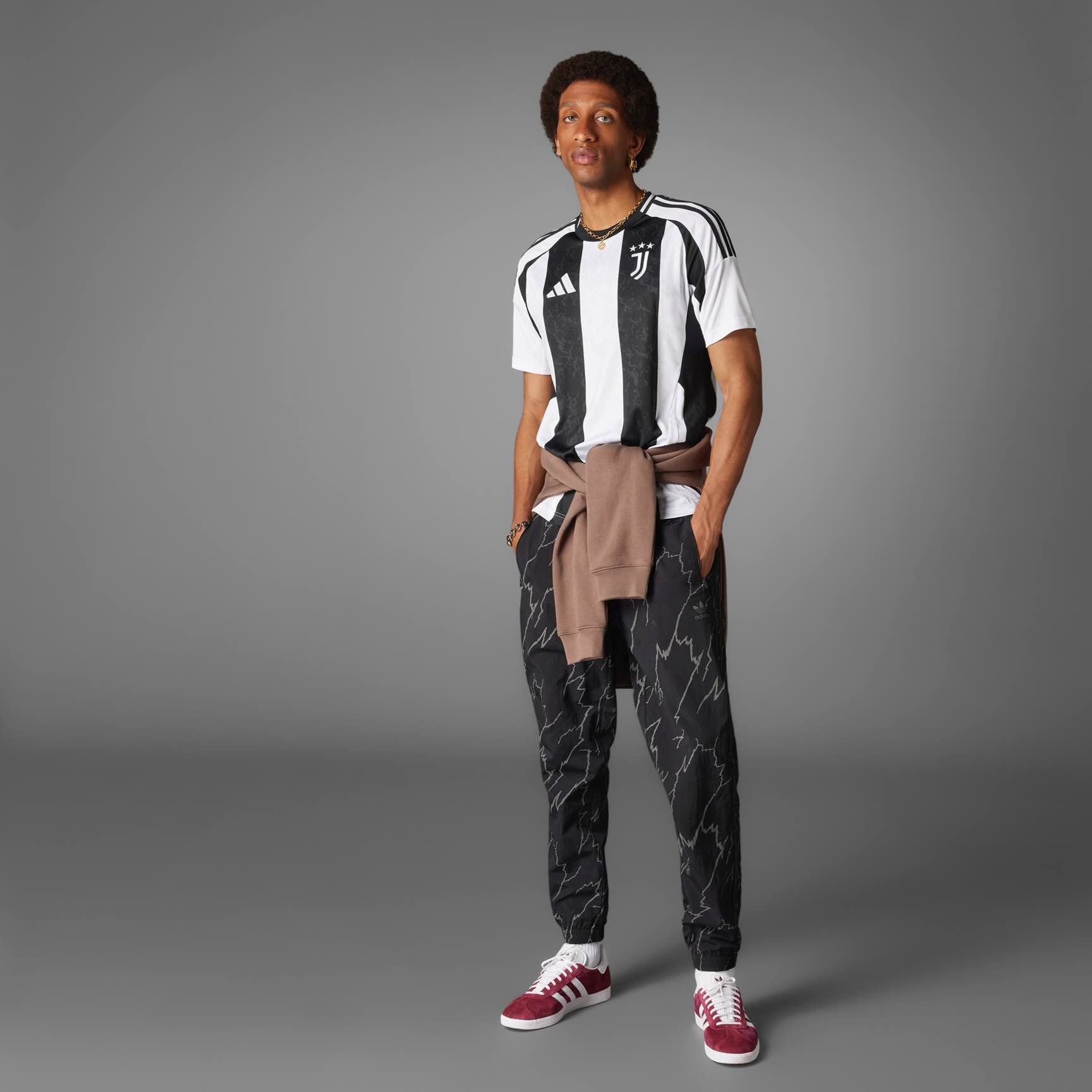 Juventus 24/25 Home Jersey
