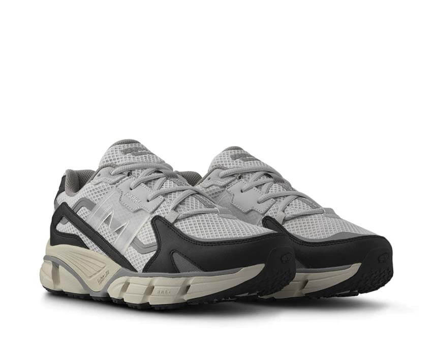 Karhu Super Fulcrum "Jet Black"
