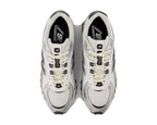 New Balance 204L "Silver Metallic"