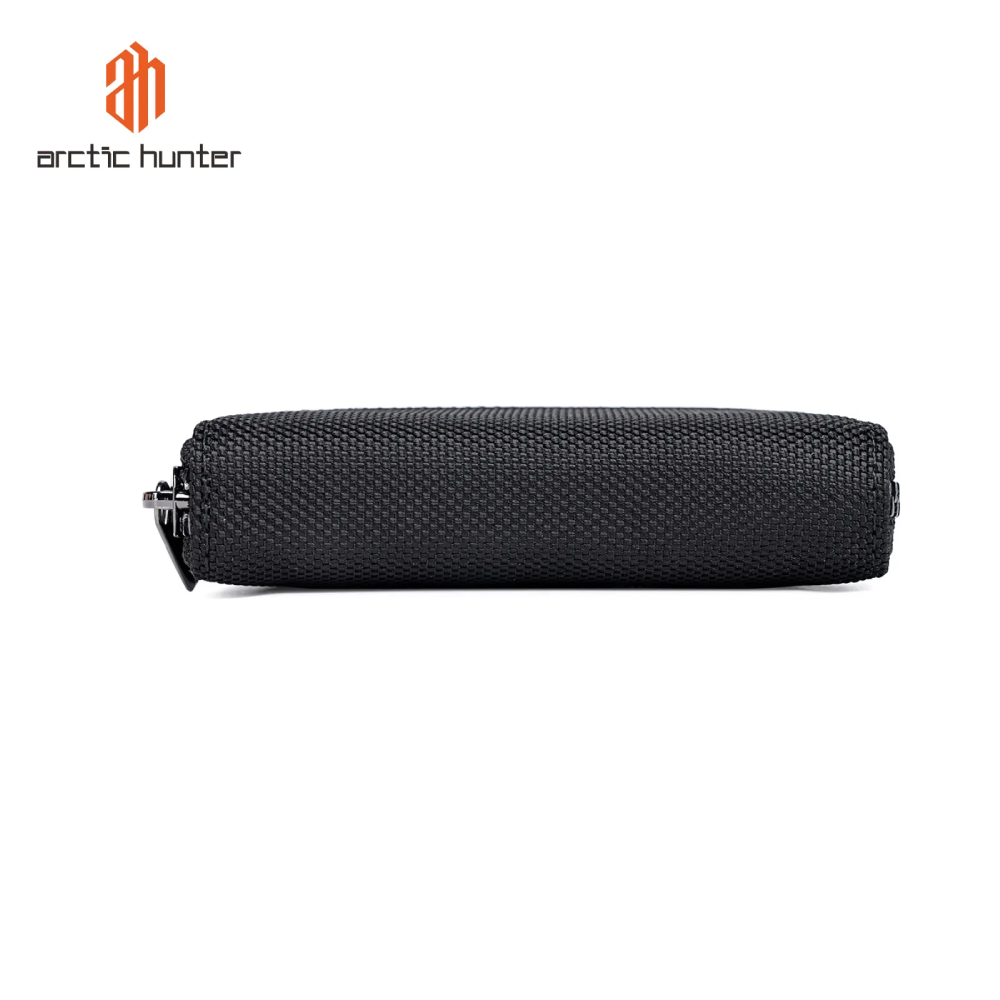 Arctic hunter P017