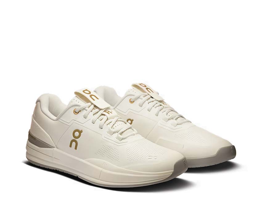 On The Roger Pro Ace "Ivory Fog"