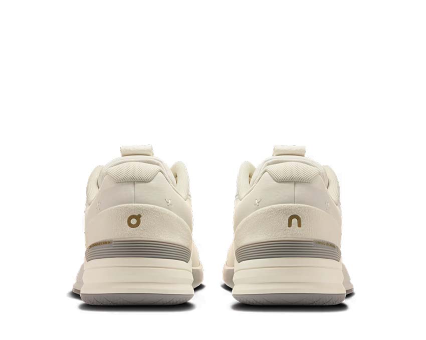 On The Roger Pro Ace "Ivory Fog"
