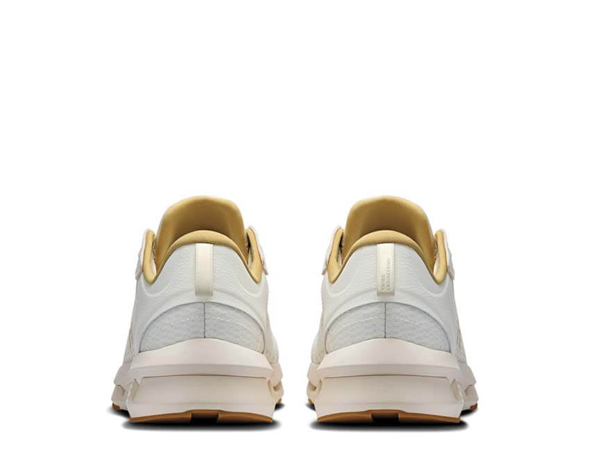 On Cloudzone Moon "Ivory"