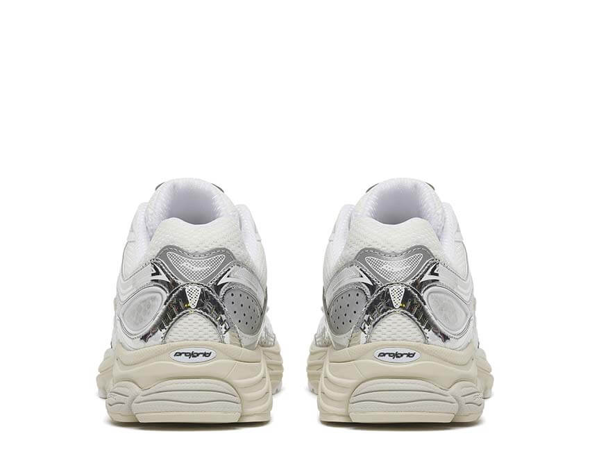Saucony Progrid Omni 9 "Eggshell"