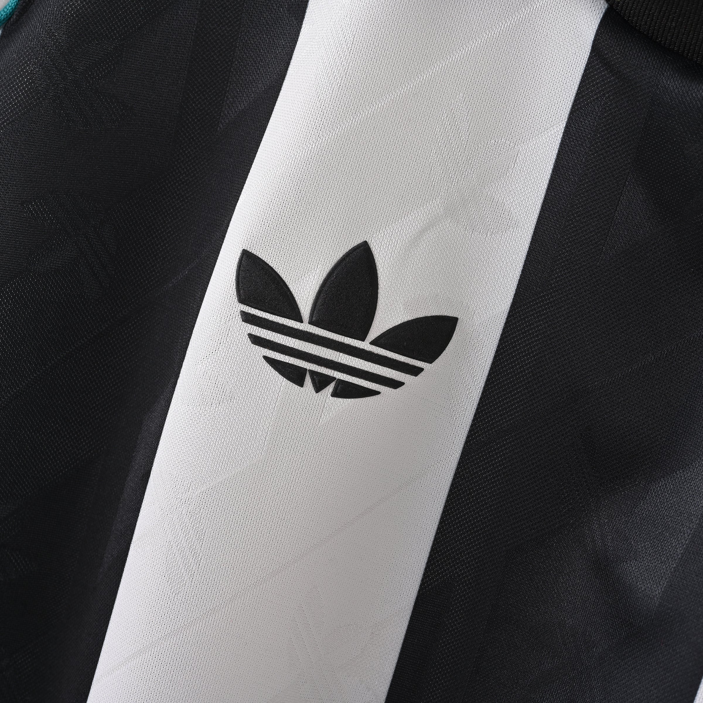 Retro Newcastle United 2024/25 Jersey