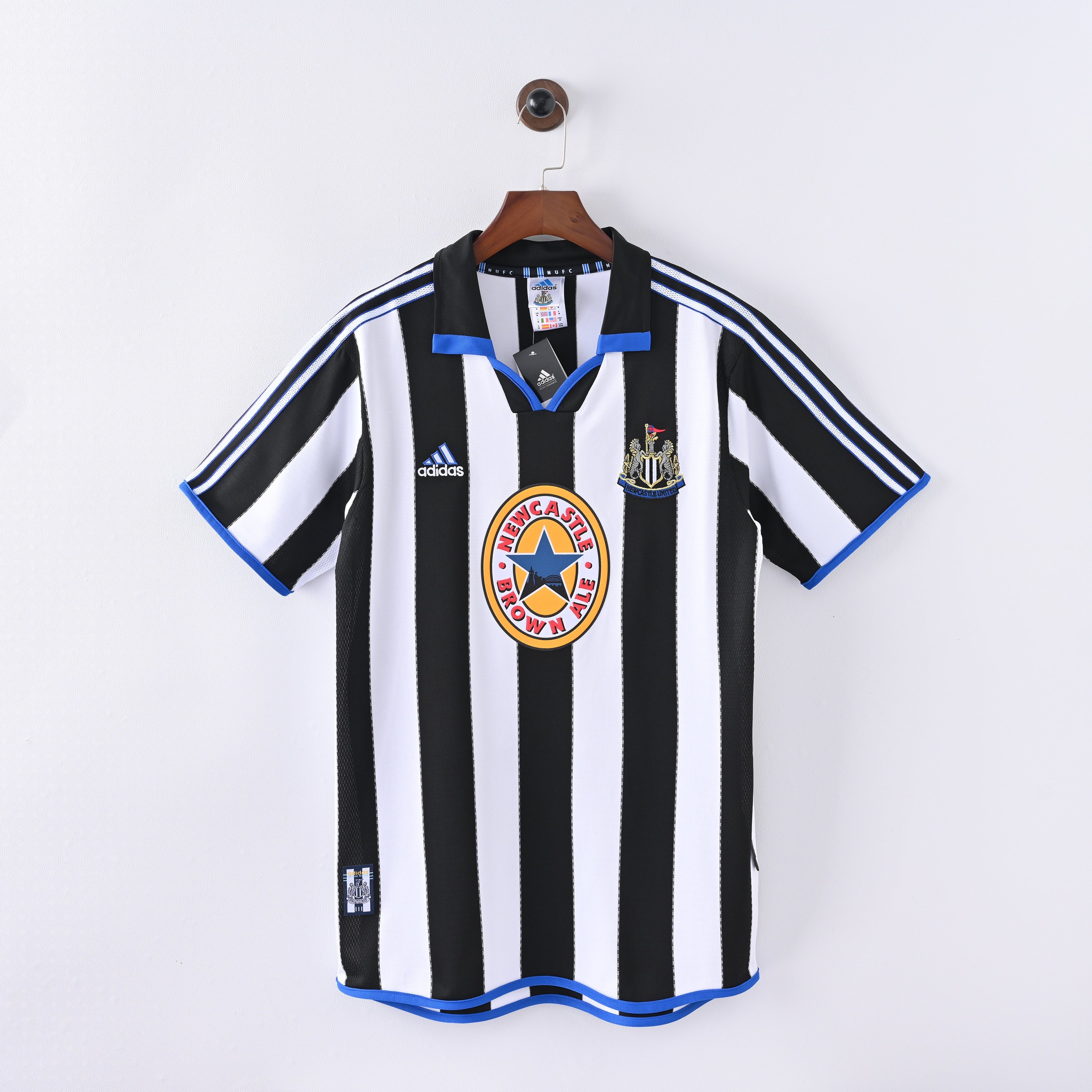 Retro Newcastle United 1999/00 Jersey