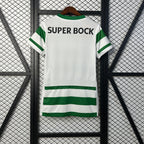 Woman Sporting CP 25/26 Home Jersey