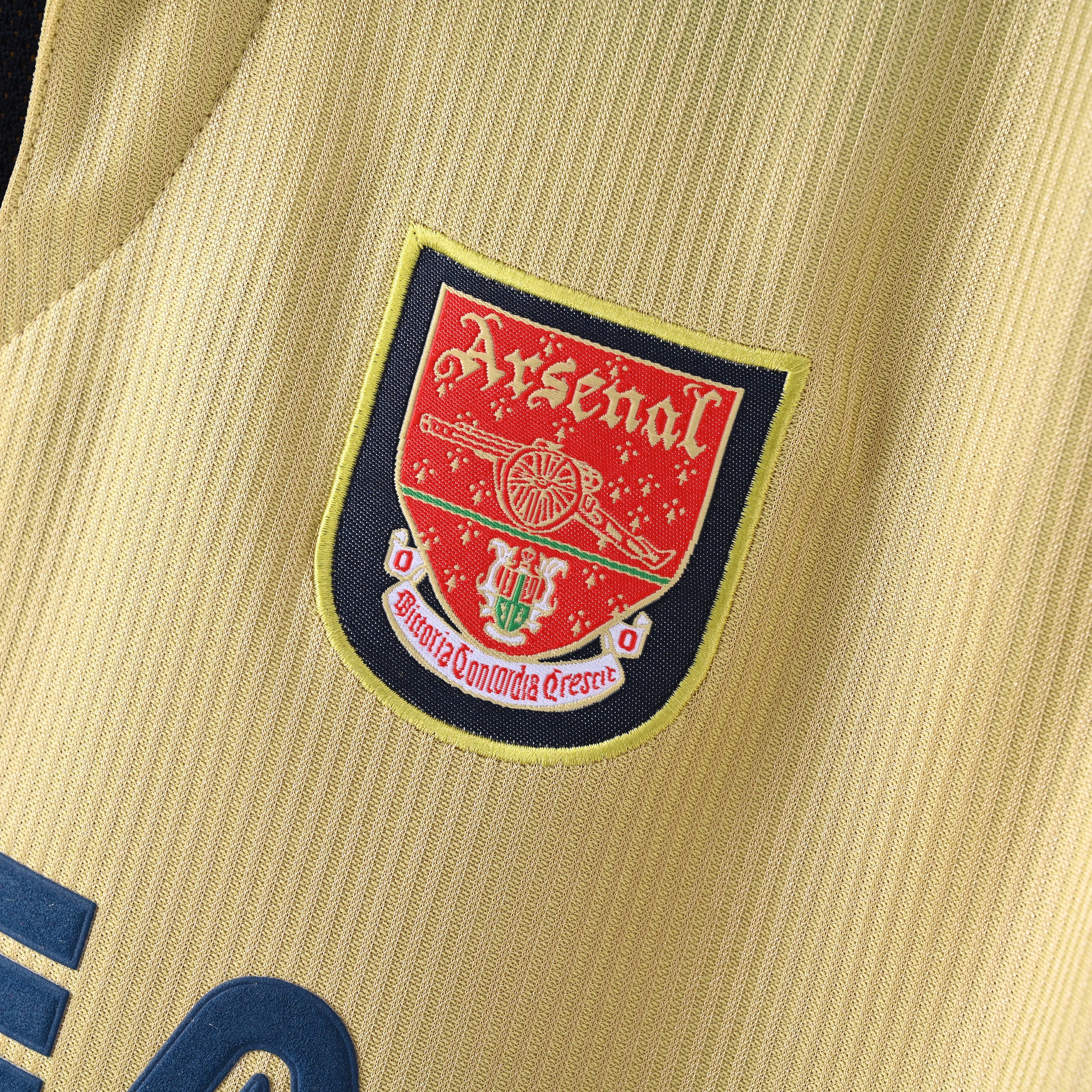 Retro Arsenal Jersey 2001/02