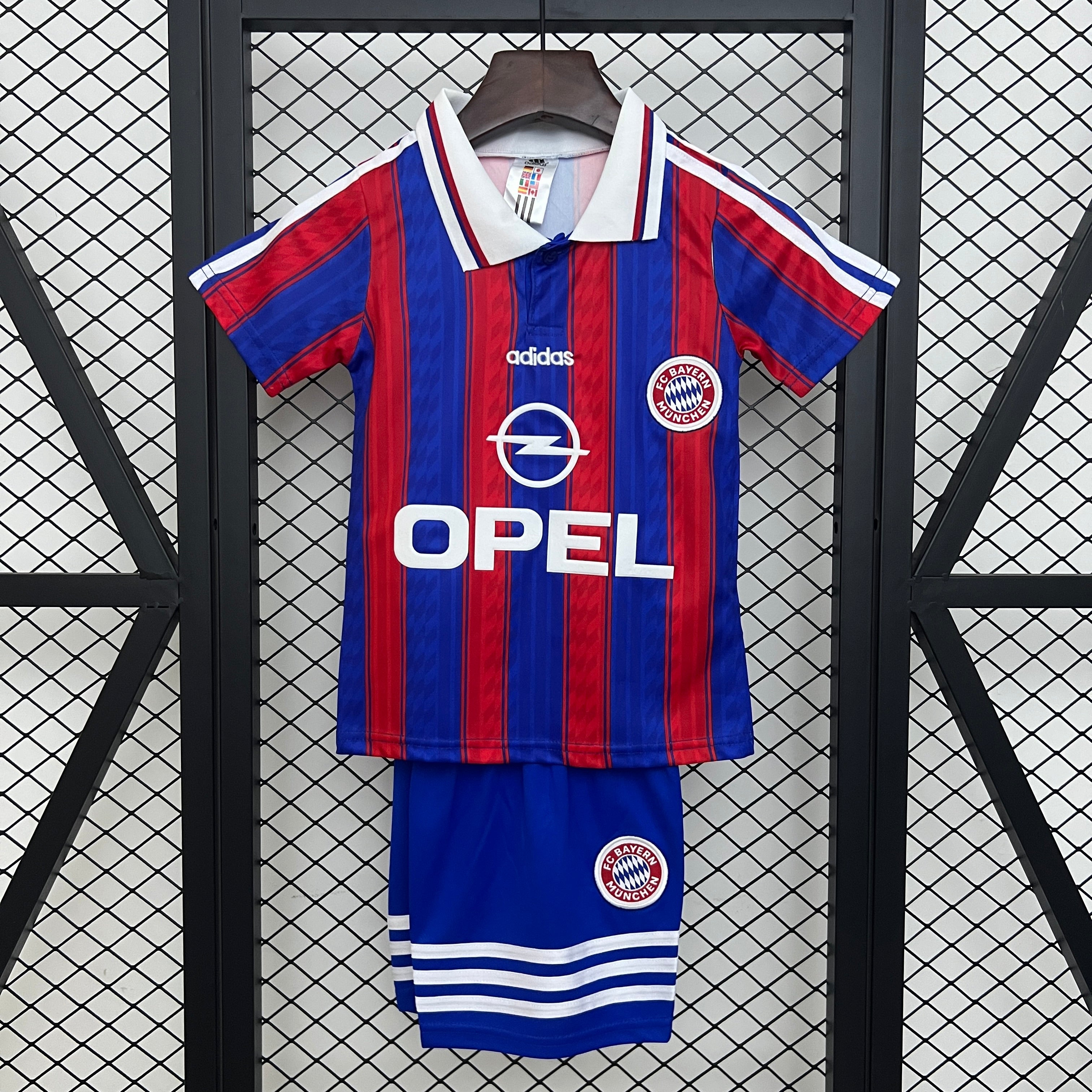 Retro Kids Bayern Munich 1997/99 Home