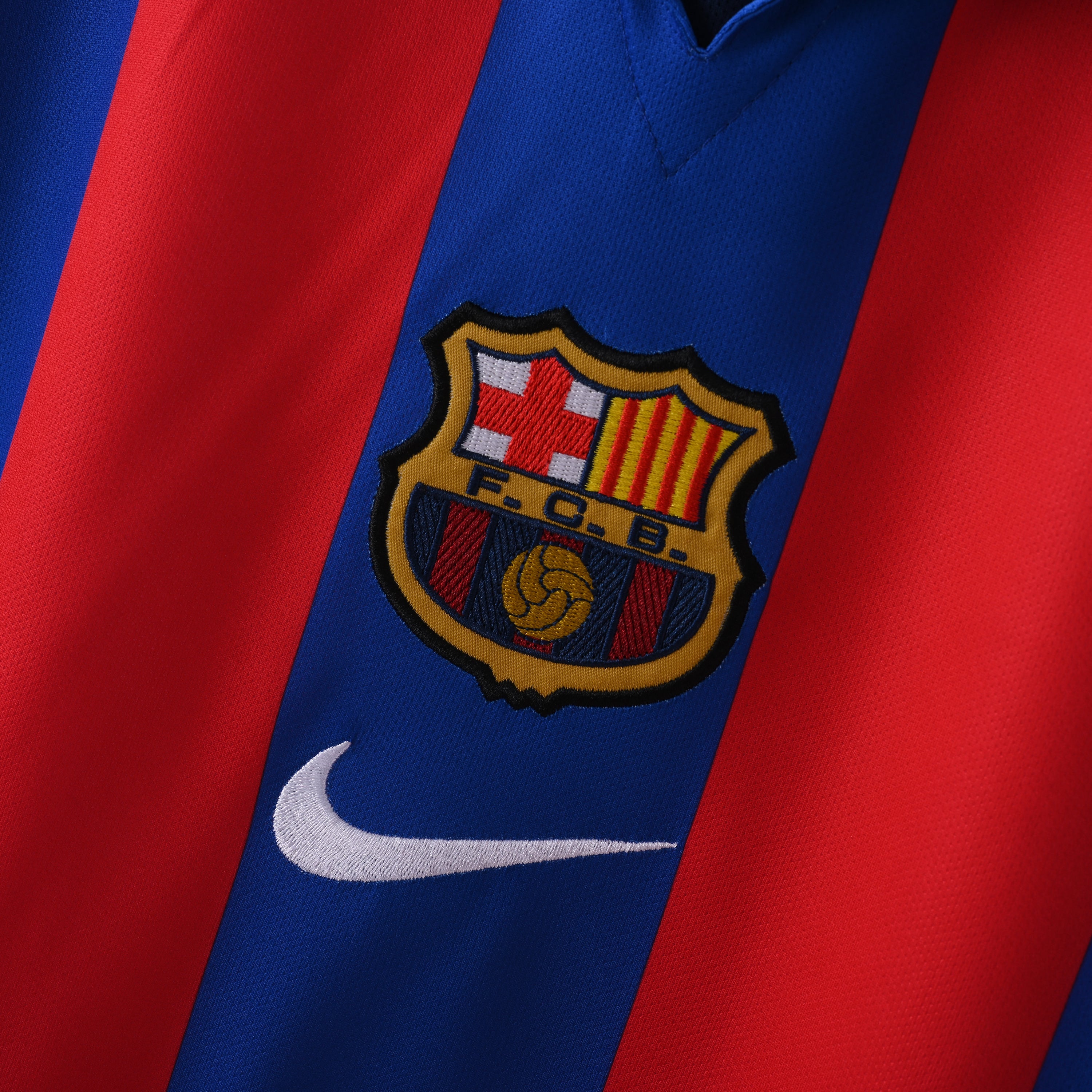 Retro Barcelona 2001/02 Jersey