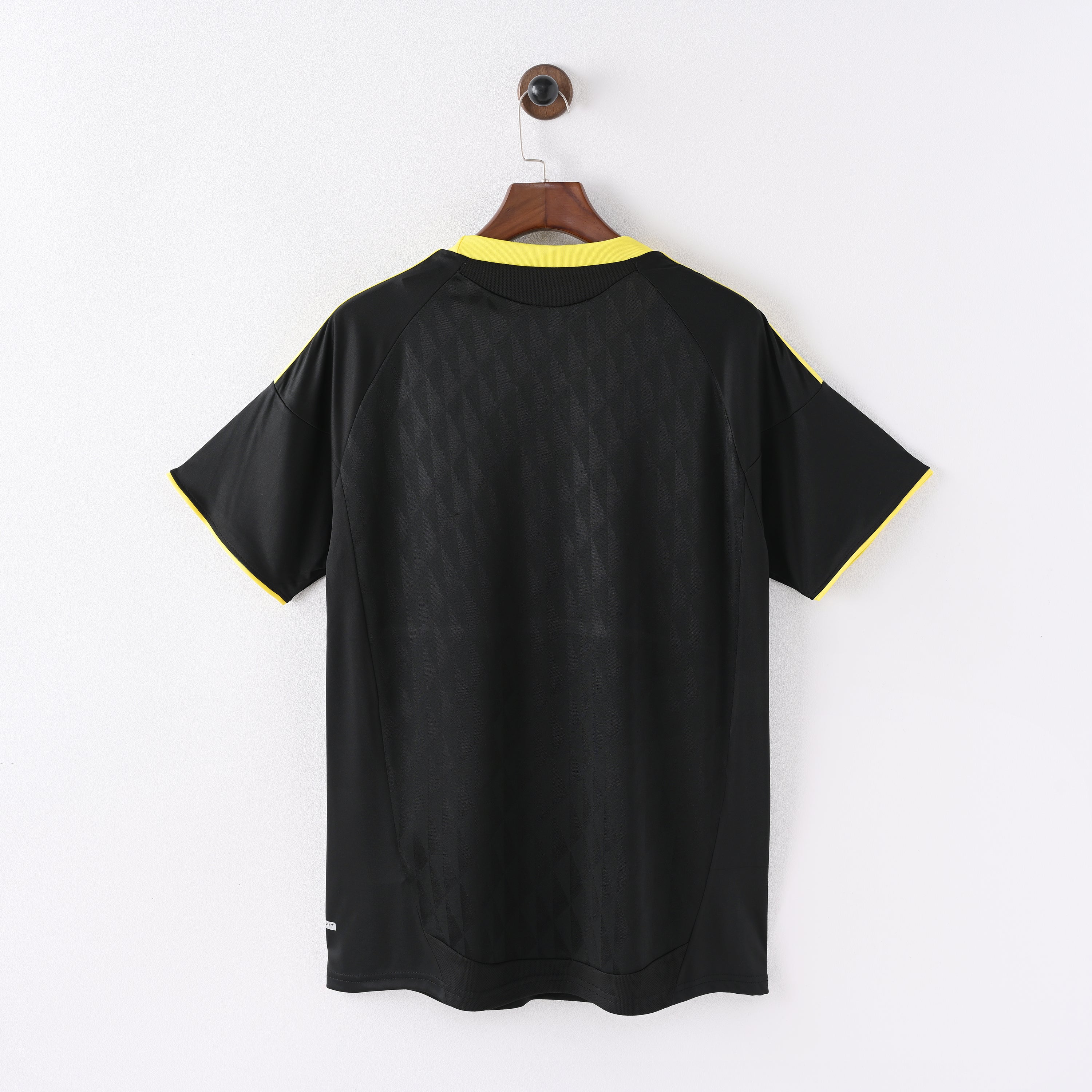 Retro Liverpool FC 2010/11 Jersey