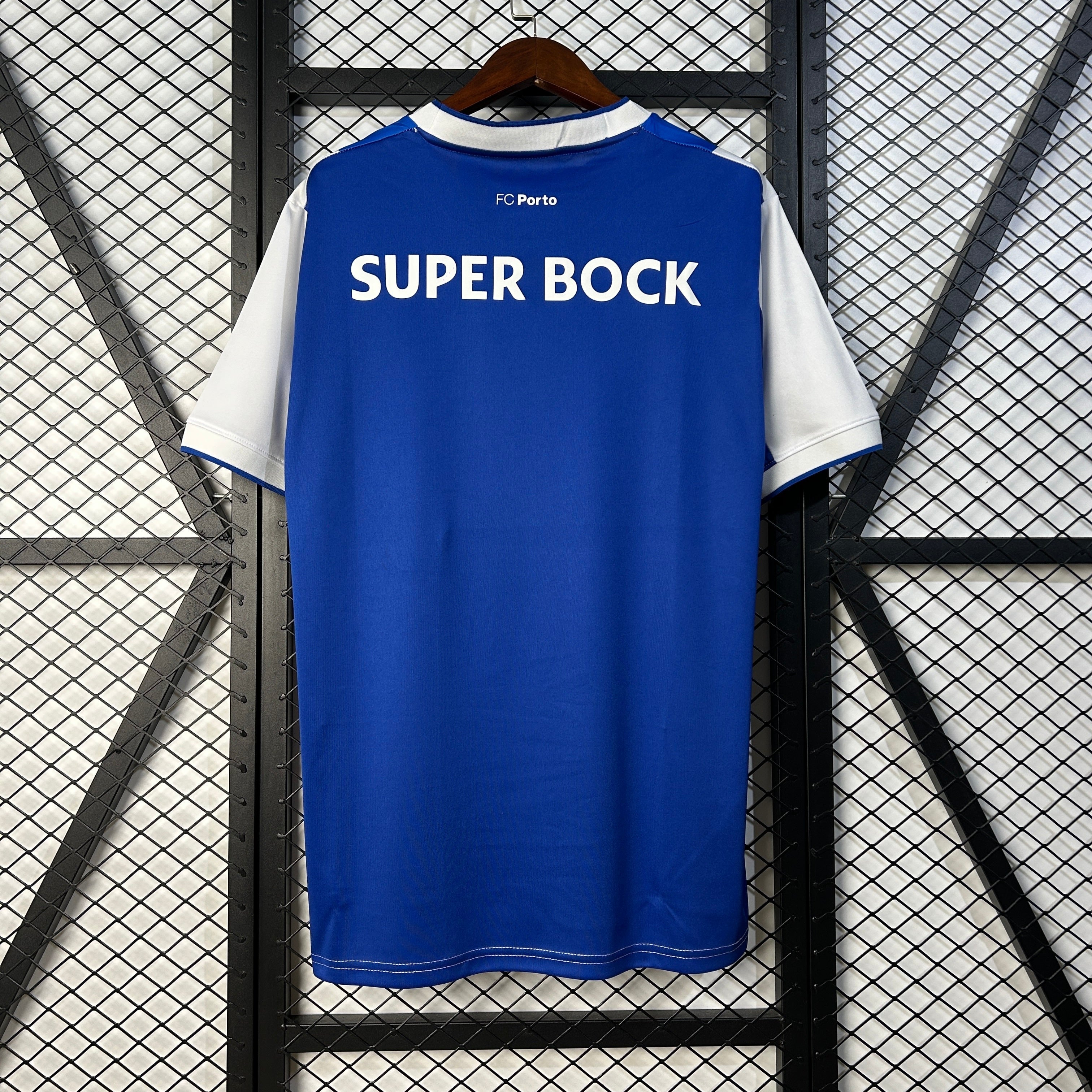 Retro FC Porto 17/18 Home Jersey