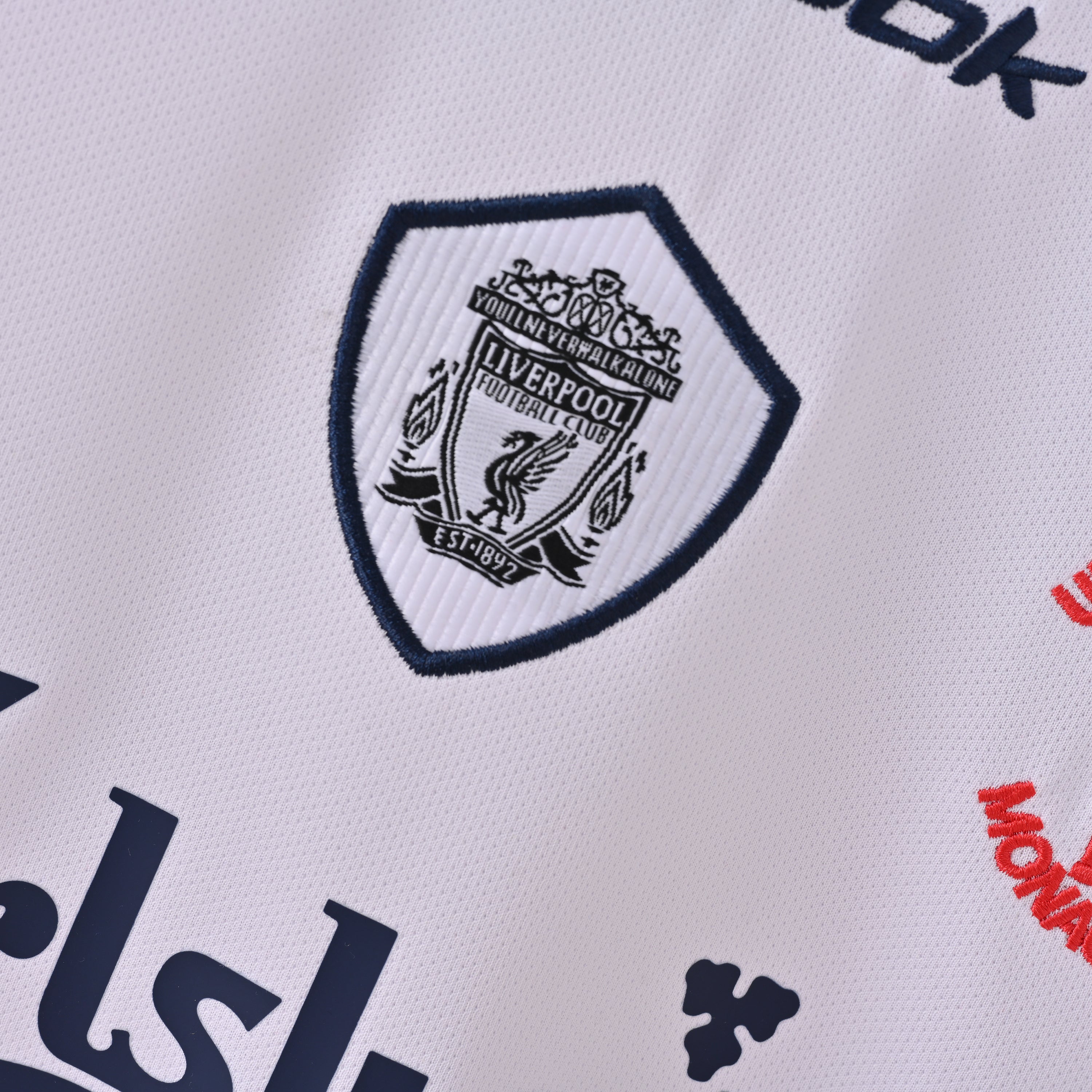 Retro Liverpool FC 2001/02 Jersey