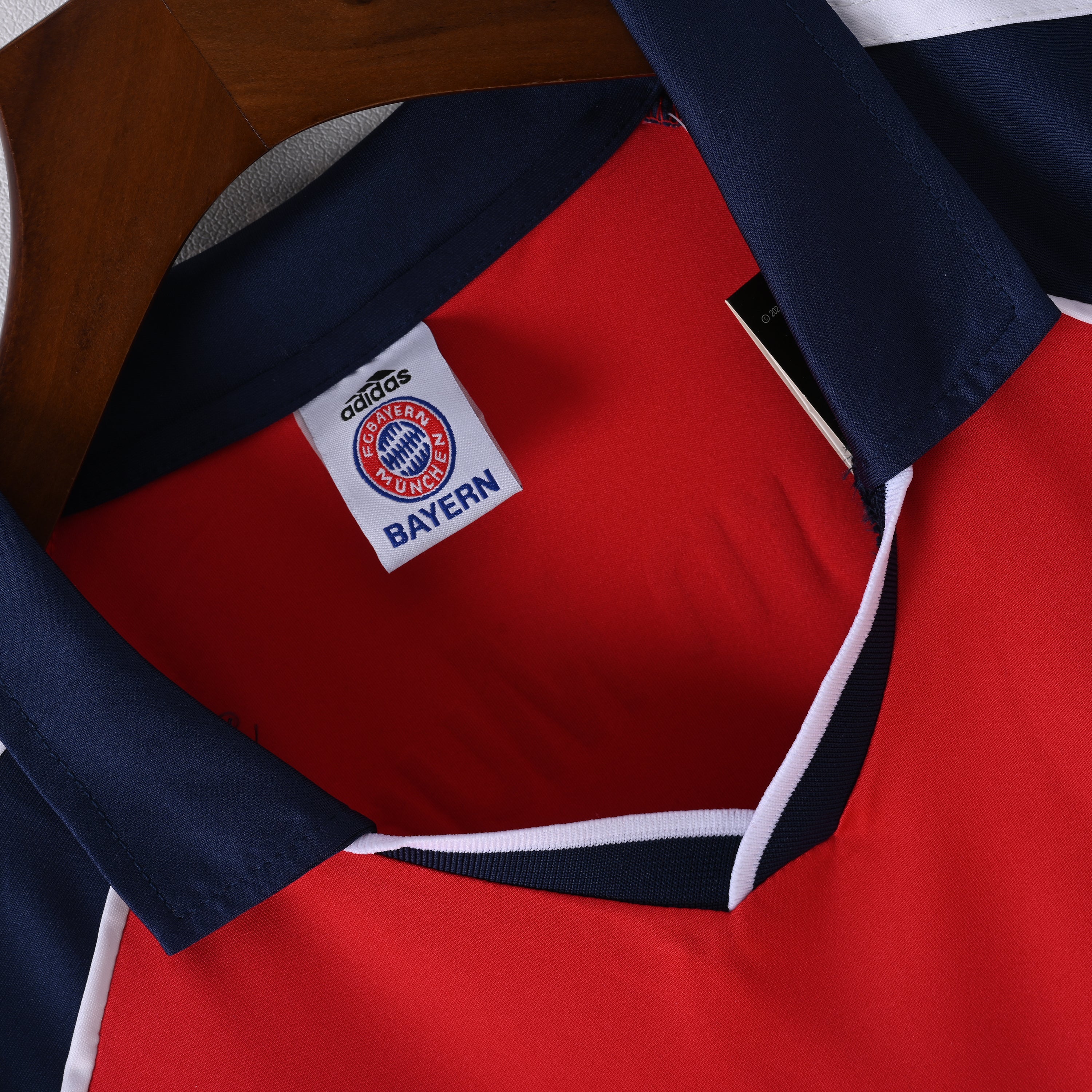 Retro Bayern Munich 2000/01 Jersey