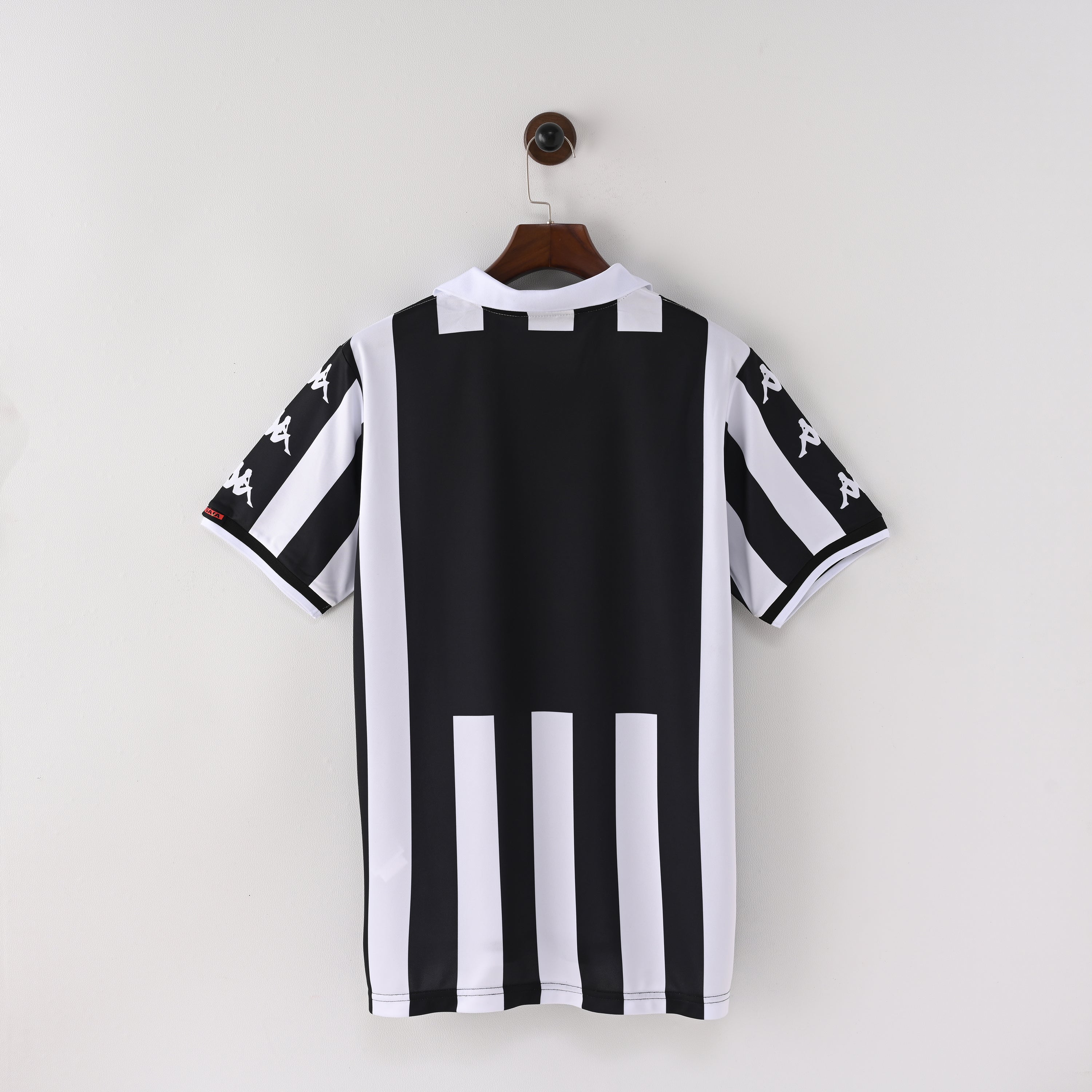 Retro Juventus 1999/00 Jersey