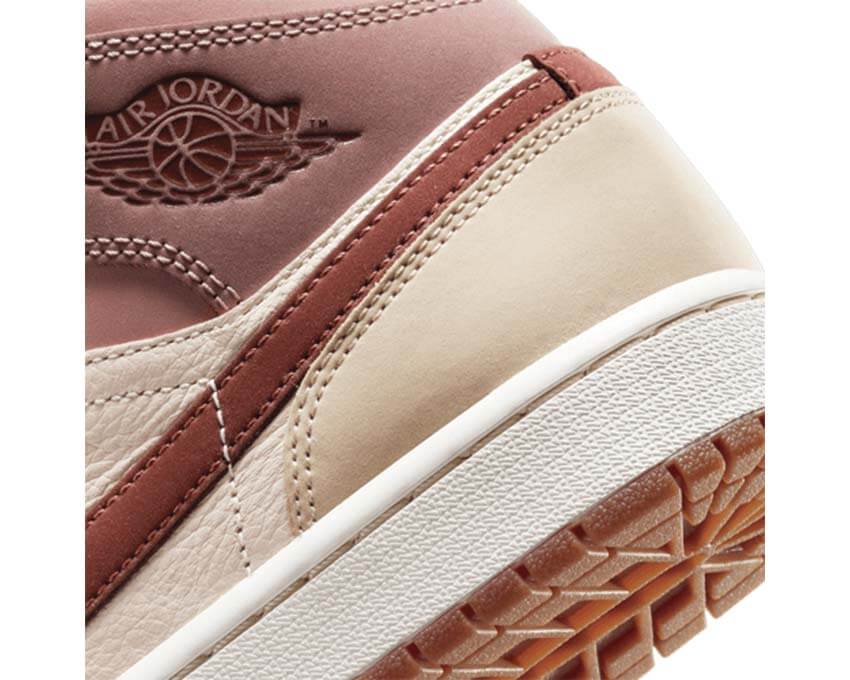 Air Jordan 1 Mid Se W "Barely Orange"