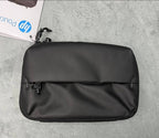HP Tech Pouch – Sac Organisateur Étanche pour Accessoires Électroniques et de Voyage