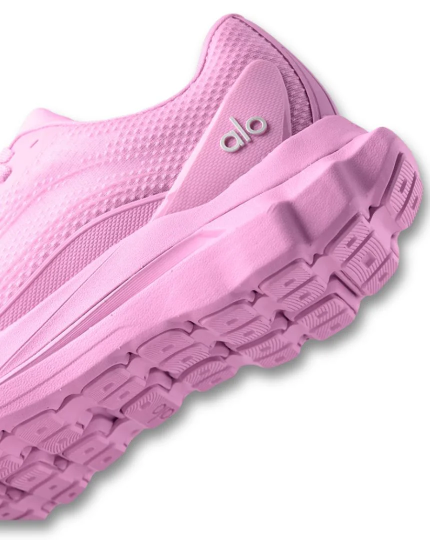 alo Runner Sneakers Rose