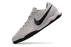 Nike Legend 10