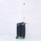 Détail du design effet Kevlar sur la coque rigide en polycarbonate de la valise cabine