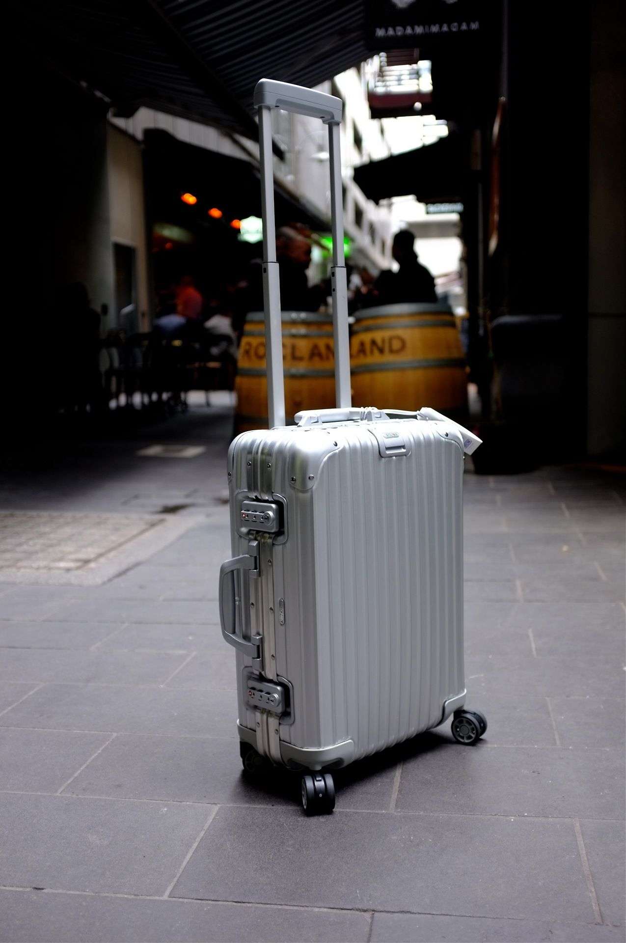 Valise de Cabine Aluminium – Ultra Résistante, Coque Rigide, Serrure TSA & Roues 360°